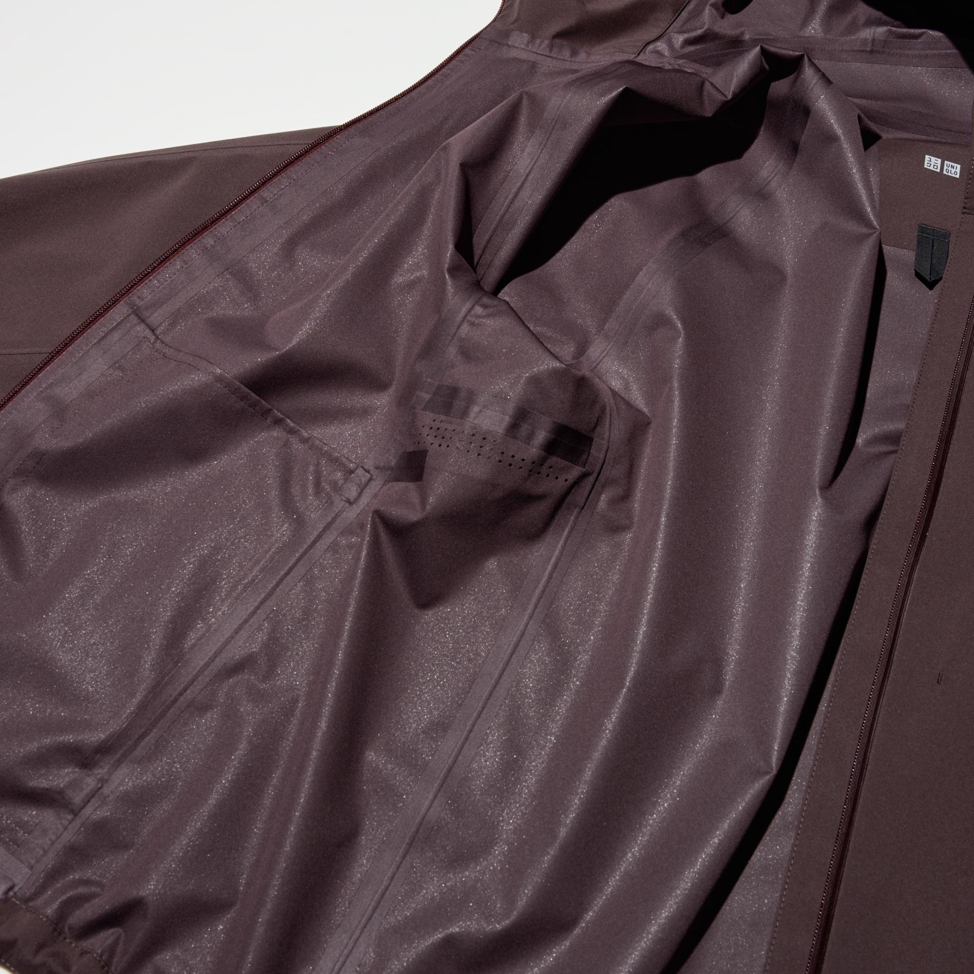Three-layer construction with soft jersey fabric on the inside.