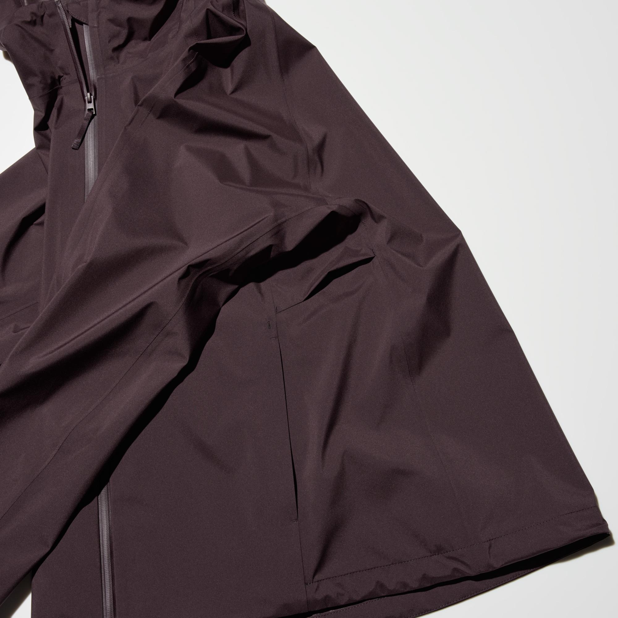 Side slits allow easy movement.