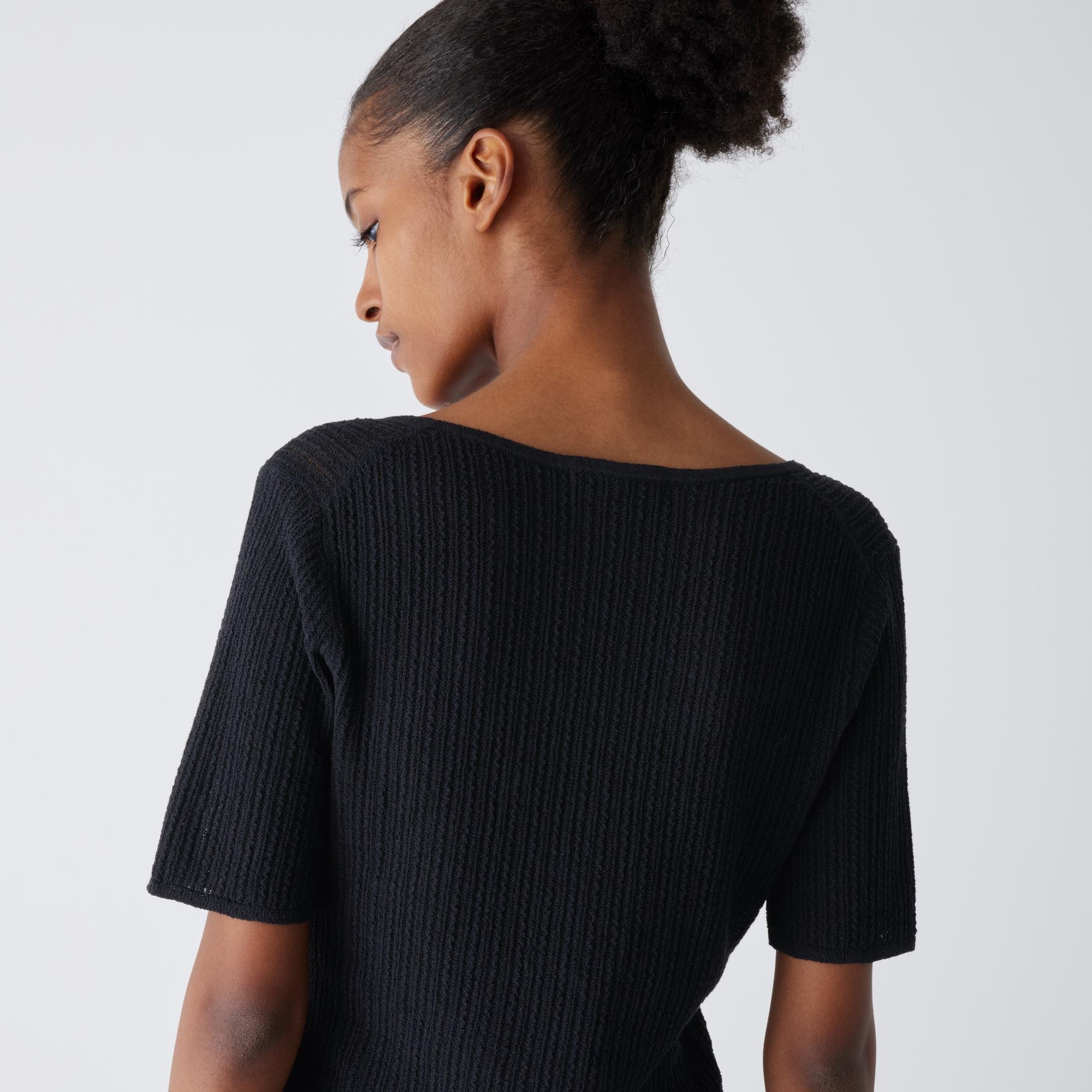 Lace Key Neck Half-Sleeve Short Sweater