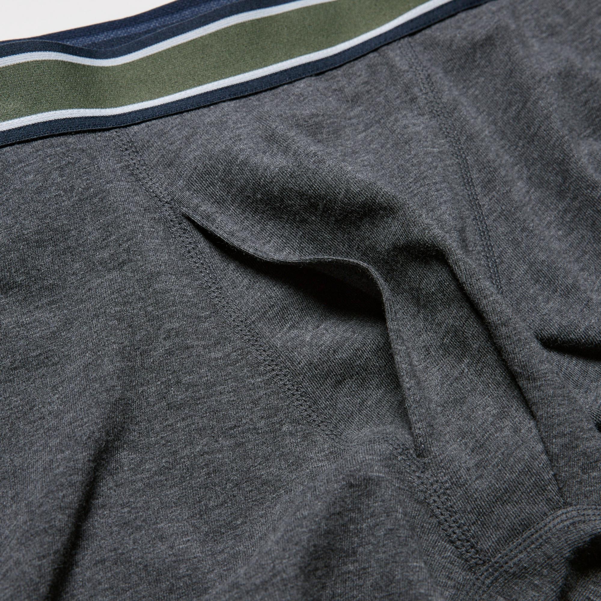 Front fly design. Regular rise for secure comfort.