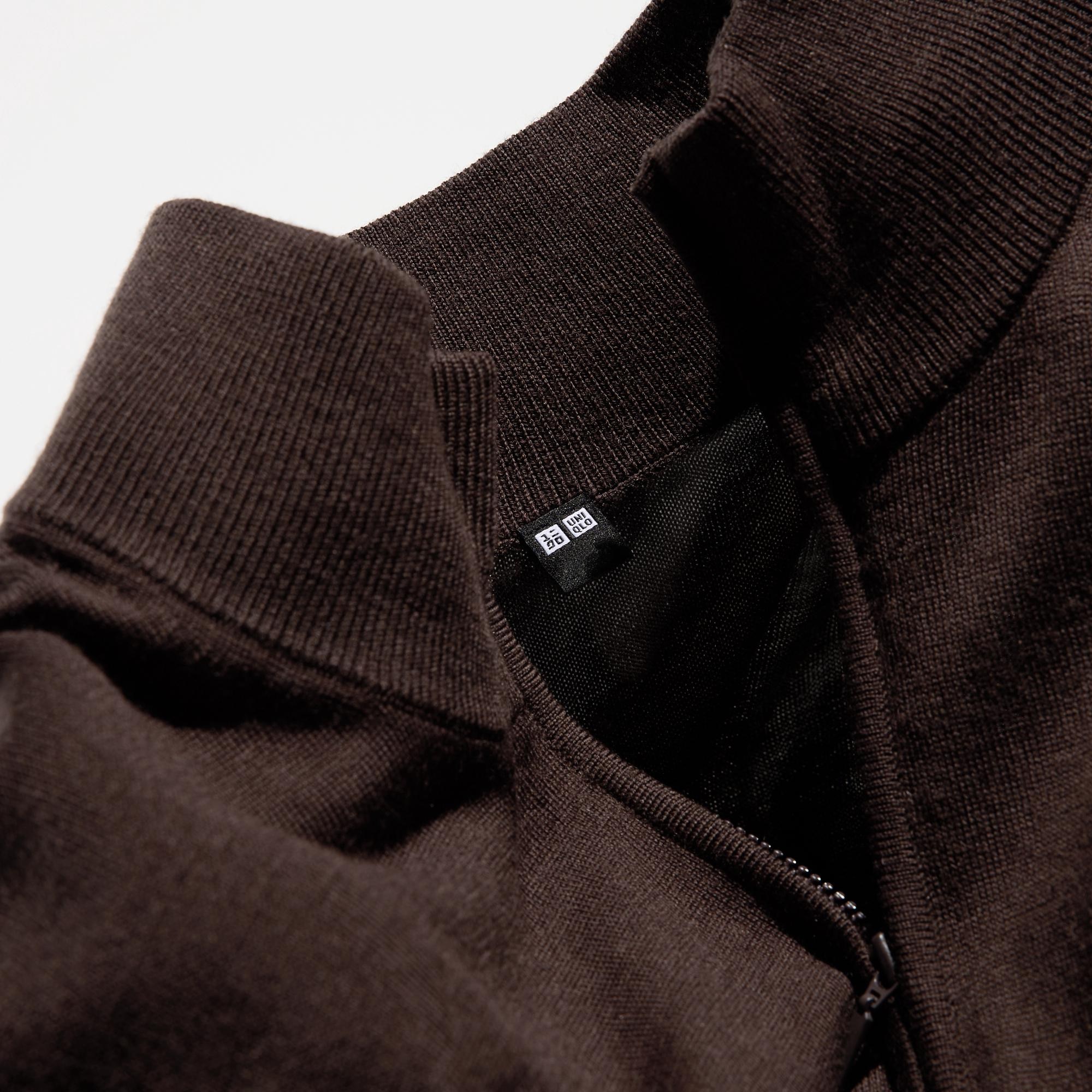 Made with 19.5 micron extra-fine 100% Merino wool for a smooth touch and glossy sheen.
