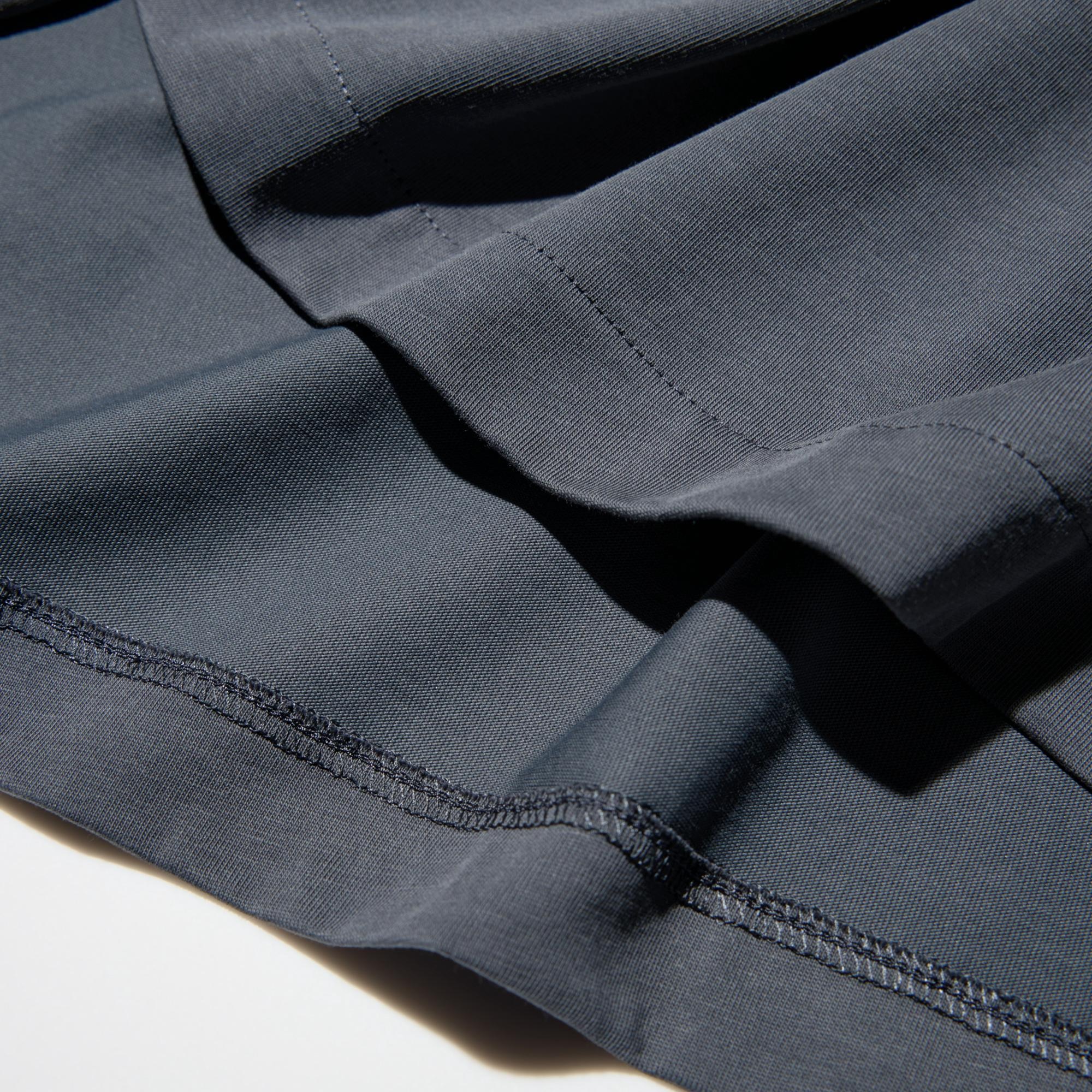 Comfortable 'AIRism' fabric with the look of cotton.