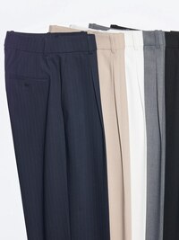 Wide-Fit Pleated Pants (Pinstripe)