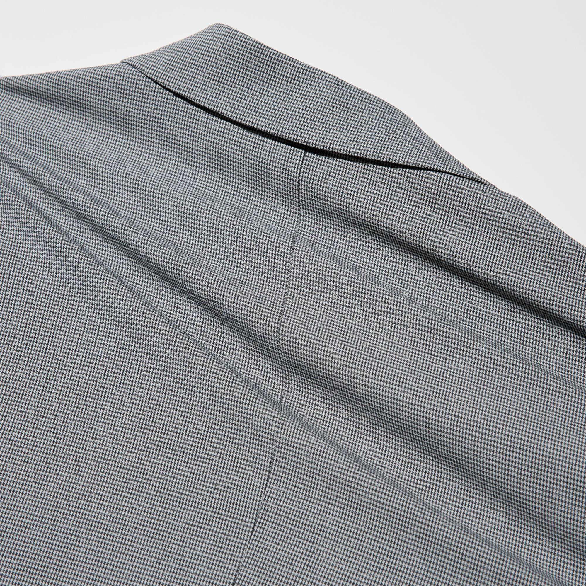 Made with two-way stretch fabric.