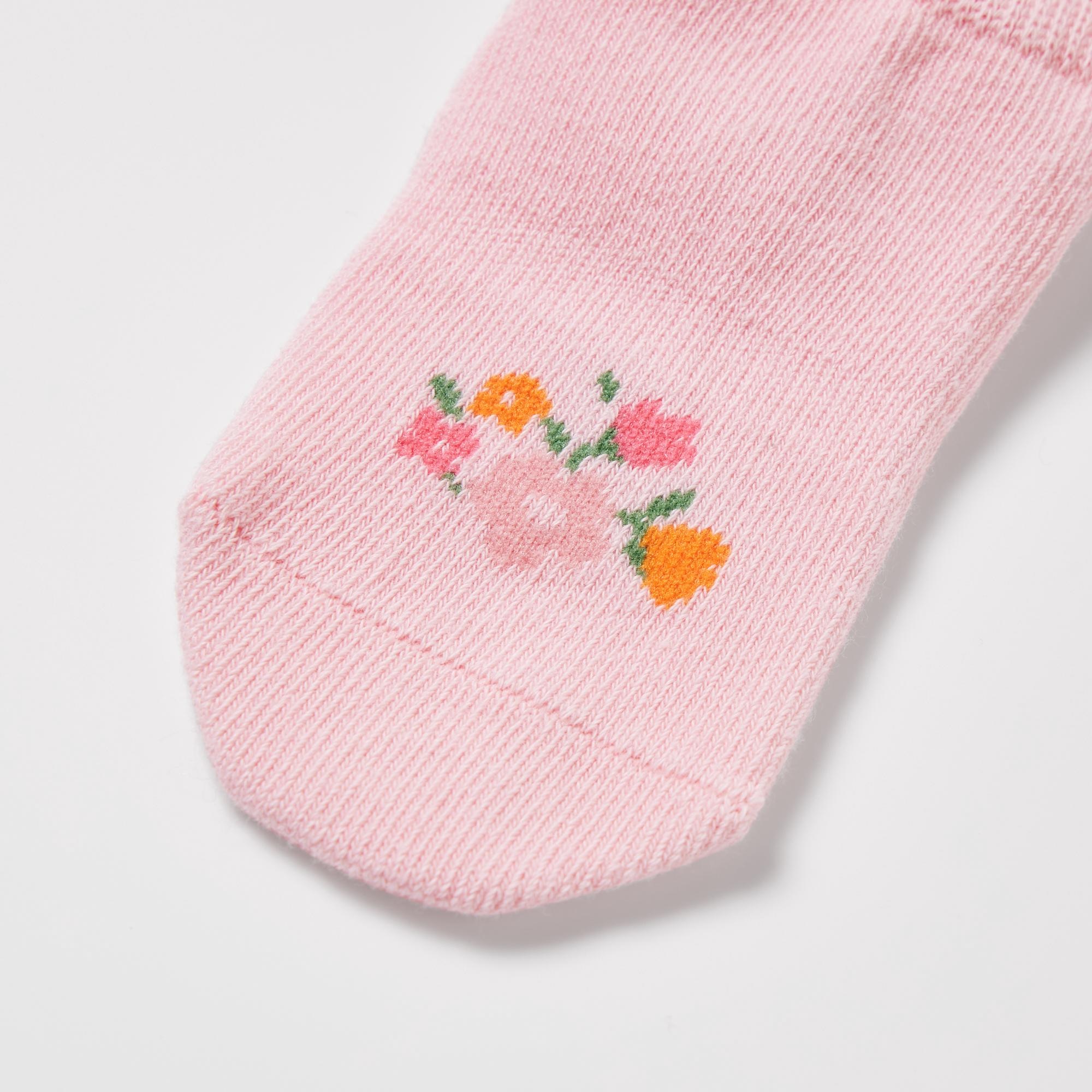 Seamless type toe design for comfort.