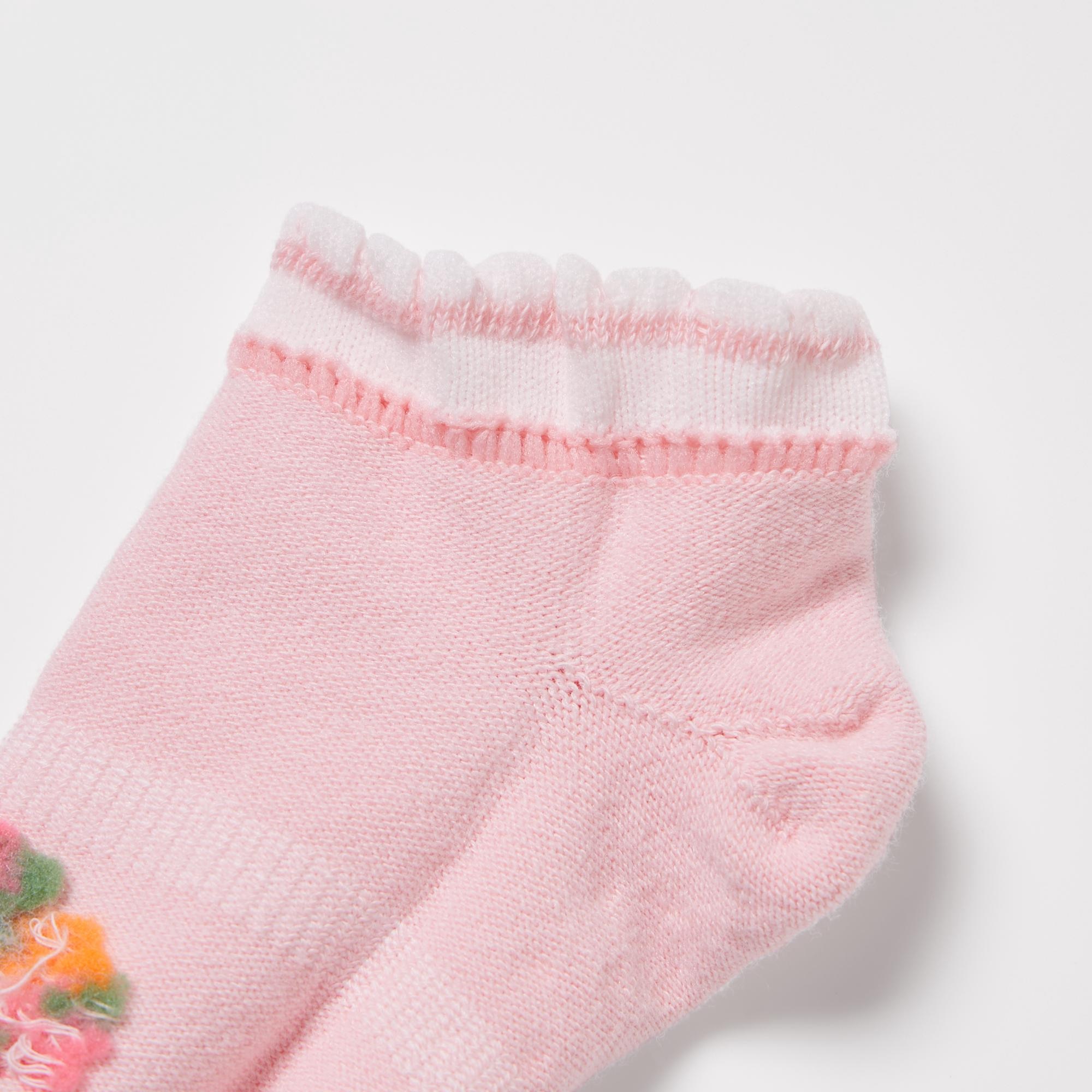 Gentle fit at the ankles prevents sock marks.