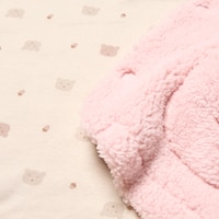 https://image.uniqlo.com/UQ/ST3/us/imagesgoods/469631/feature/usgoods_469631_feature1.jpg
