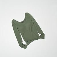 https://image.uniqlo.com/UQ/ST3/us/imagesgoods/469825/feature/usgoods_469825_feature2.jpg