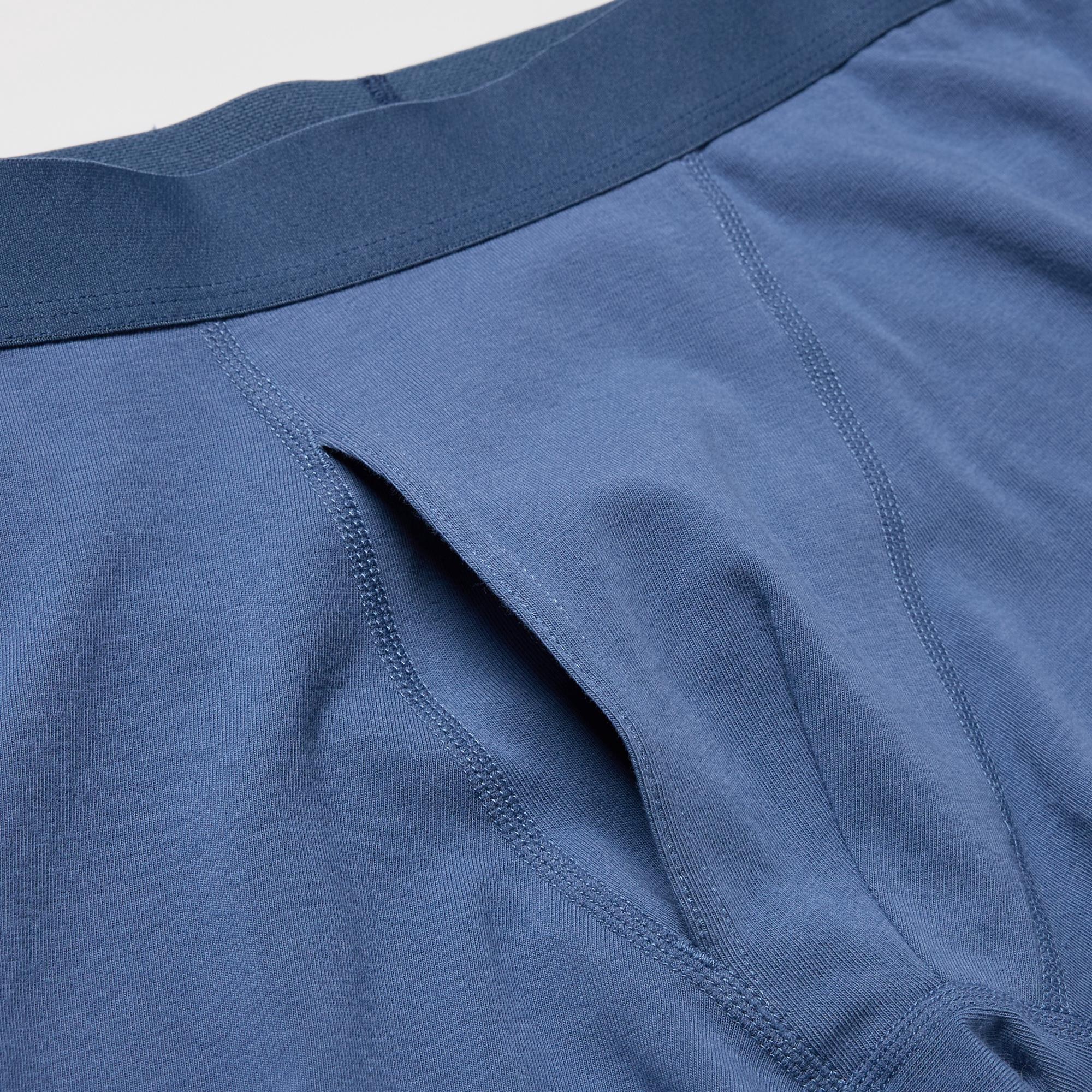 Front fly design. Regular rise for secure comfort.