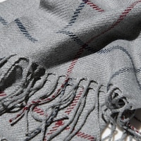 https://image.uniqlo.com/UQ/ST3/us/imagesgoods/470022001/feature/usgoods_470022001_feature2.jpg