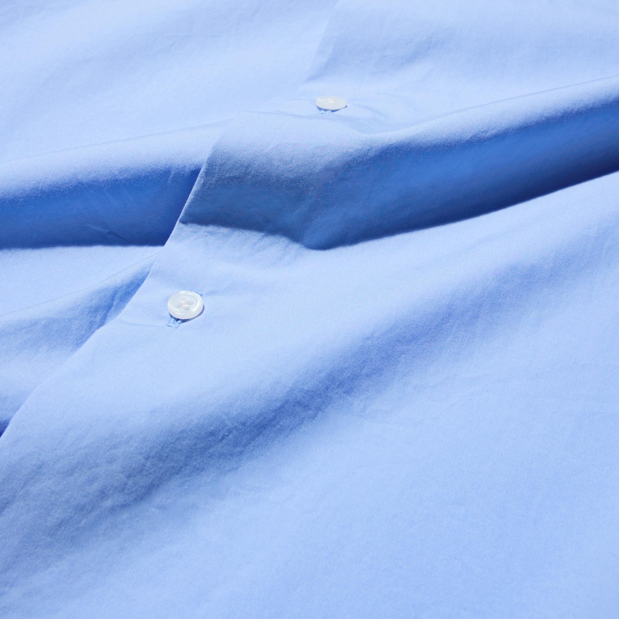 Fine-count ultra-long cotton fibers produce a crisp, supple feel.