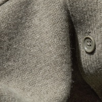 https://image.uniqlo.com/UQ/ST3/us/imagesgoods/471847/feature/usgoods_471847_feature1.jpg