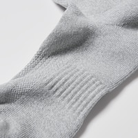 https://image.uniqlo.com/UQ/ST3/us/imagesgoods/471968/feature/usgoods_471968_feature1.jpg