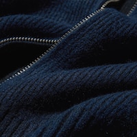 https://image.uniqlo.com/UQ/ST3/us/imagesgoods/471993/feature/usgoods_471993_feature1.jpg