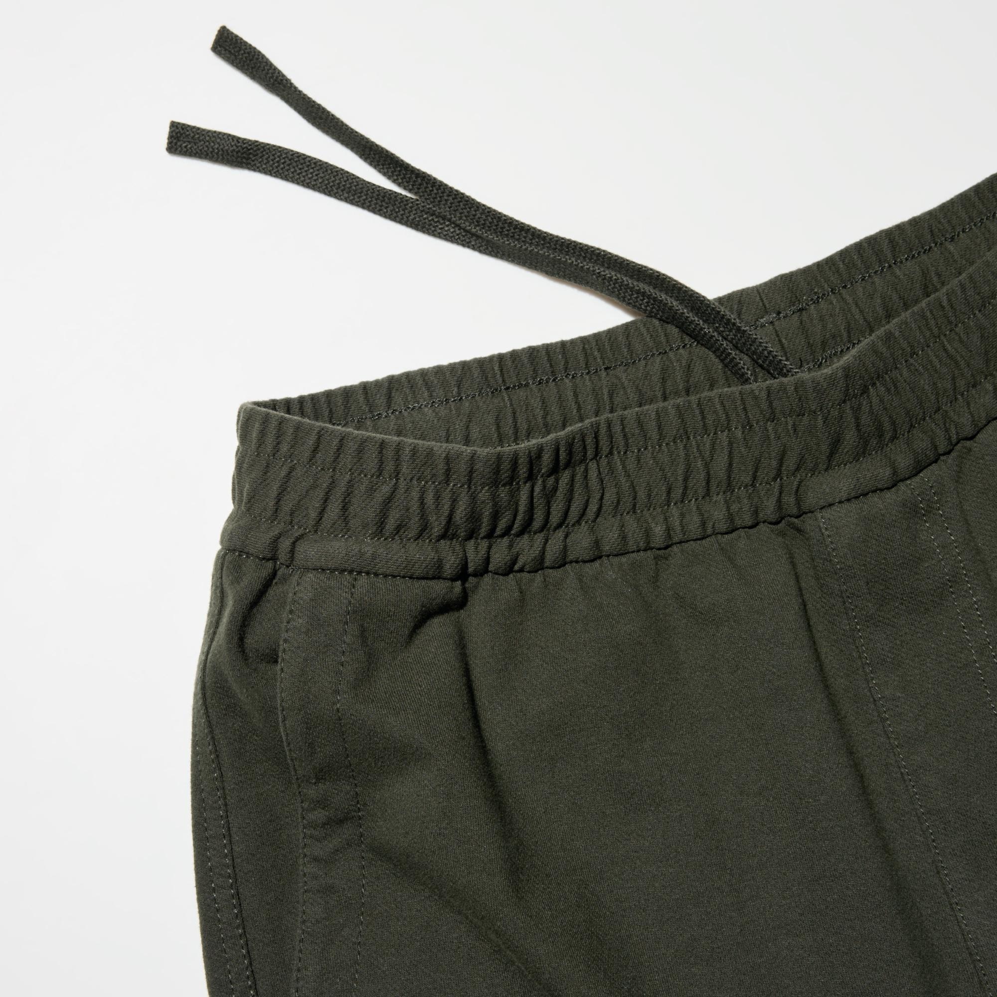 Elastic waist with a drawstring for size adjustment.
