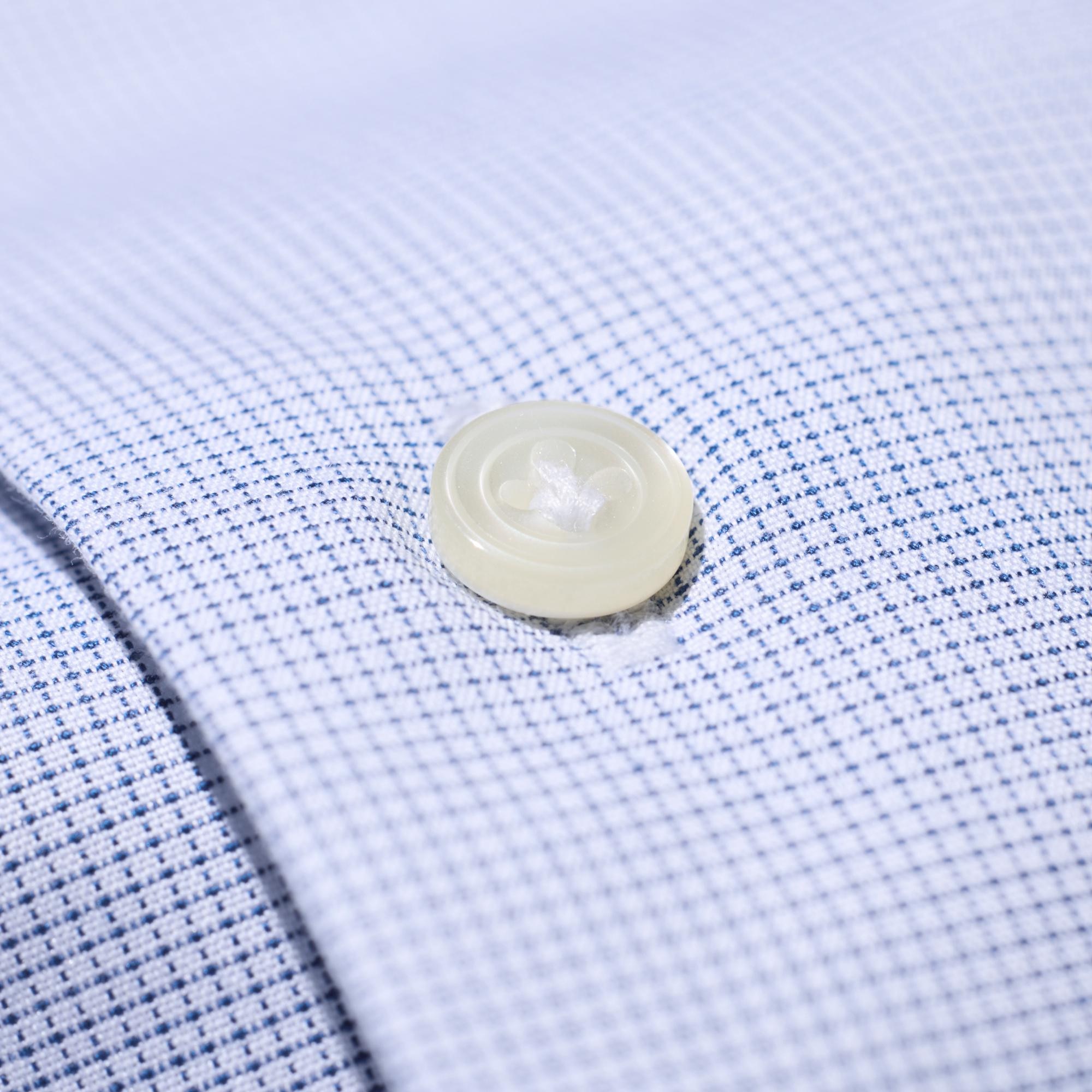 Special button stitching allows buttons to be fastened with one hand.
