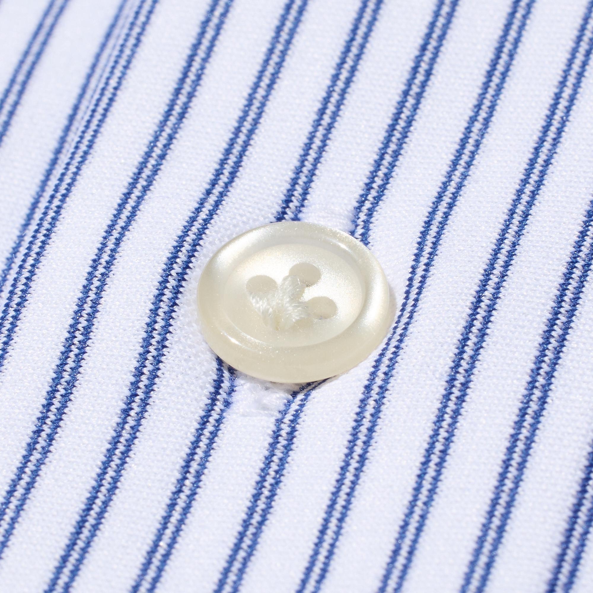Special button stitching allows buttons to be fastened with one hand.