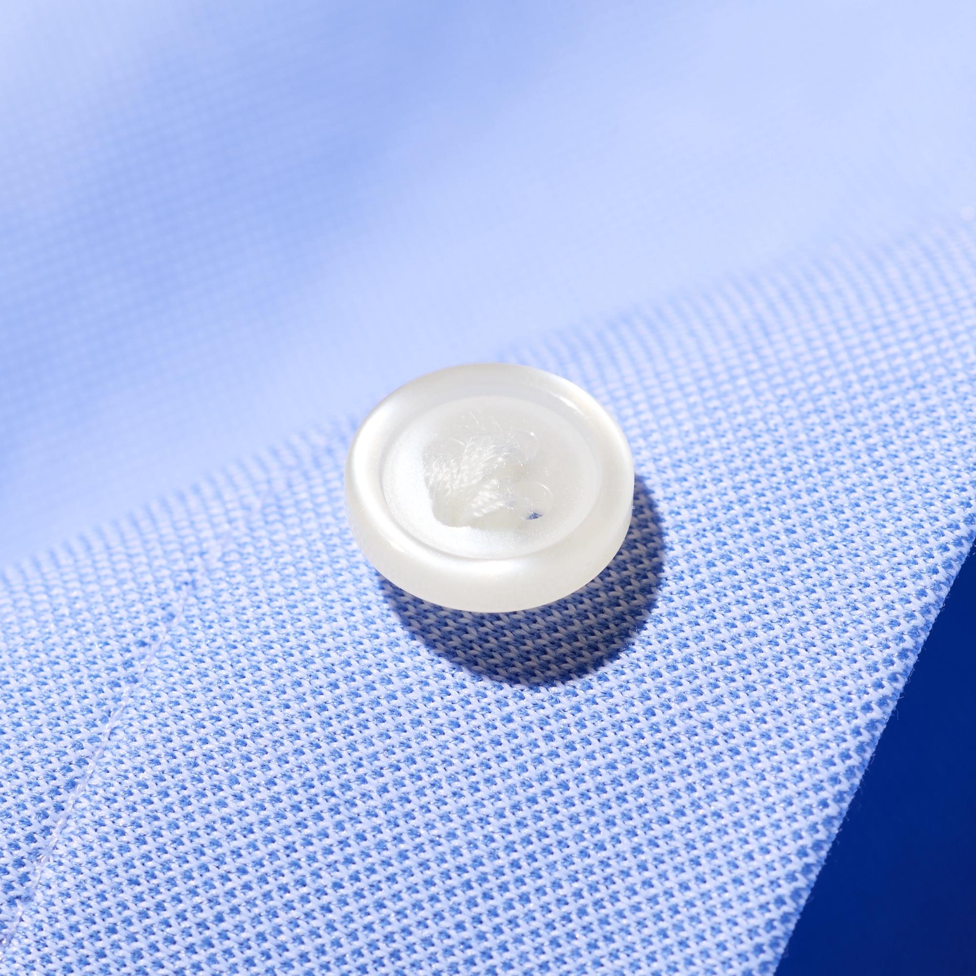 Special button stitching allows buttons to be fastened with one hand.
