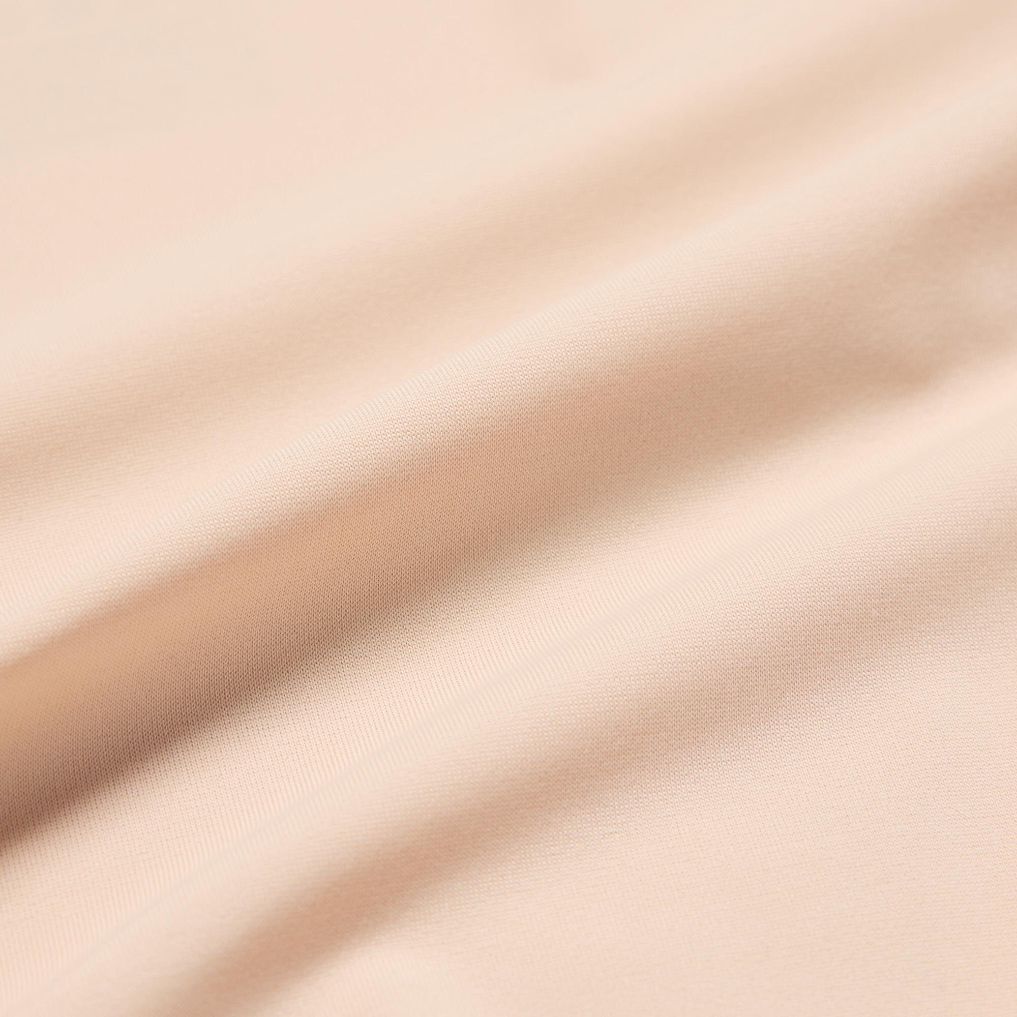 Smooth 'AIRism' for stay-fresh comfort.