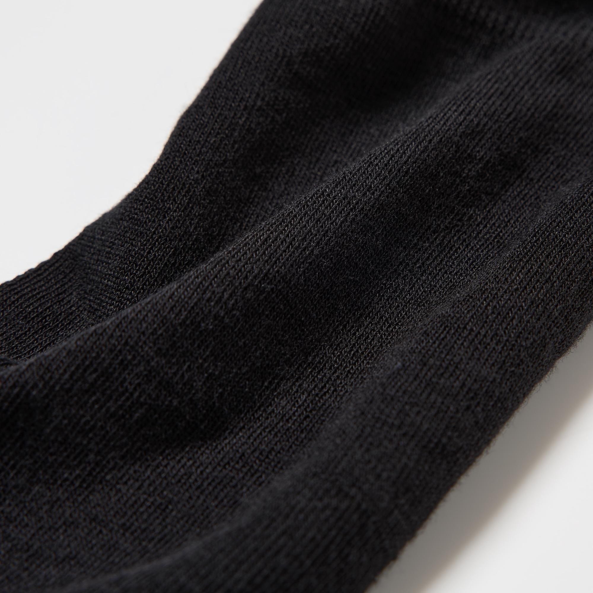 Special yarn neutralizes and deodorizes odors. The yarn retains its deodorizing properties even after washing. *These properties are not permanent.