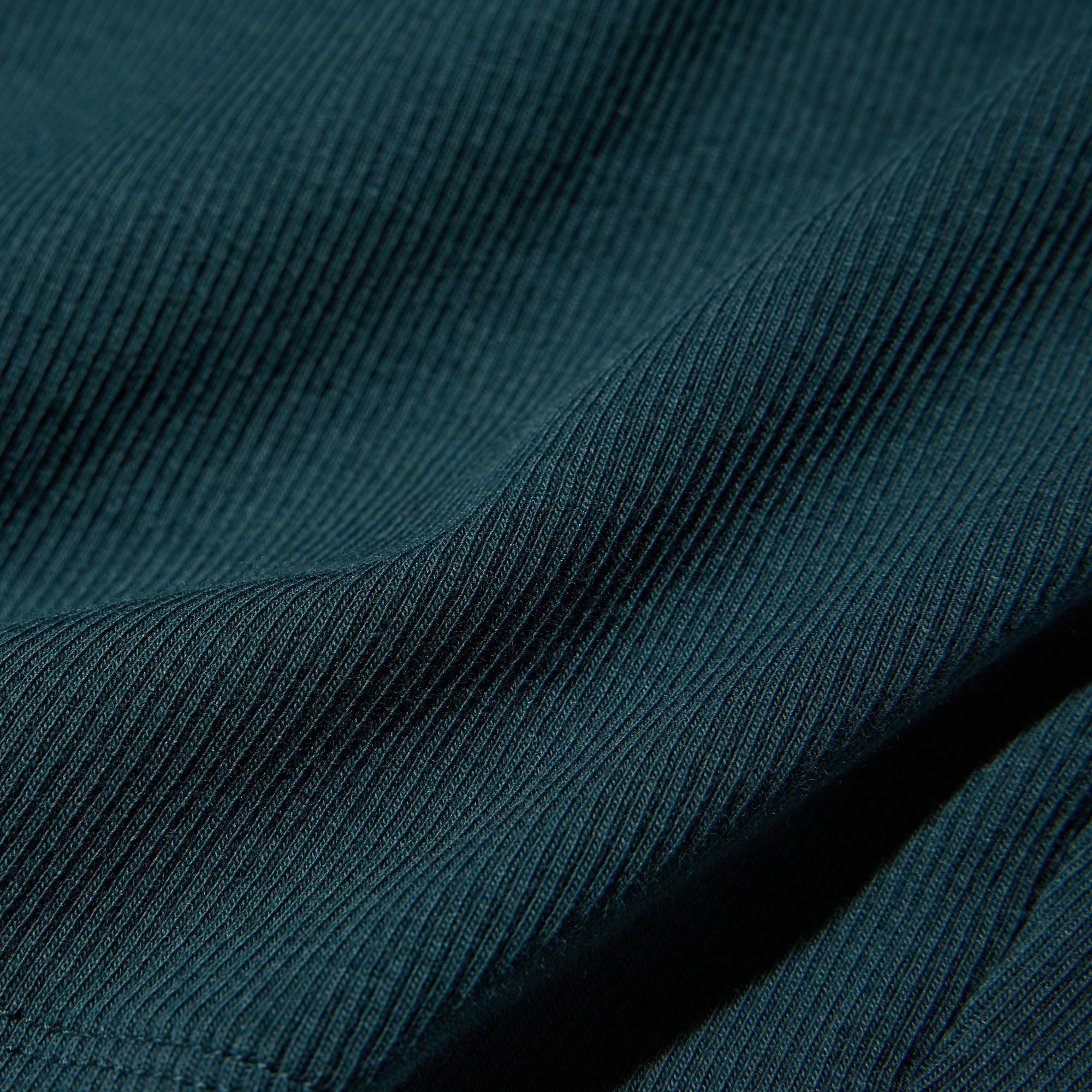 Versatile ribbed fabric with a casual look.