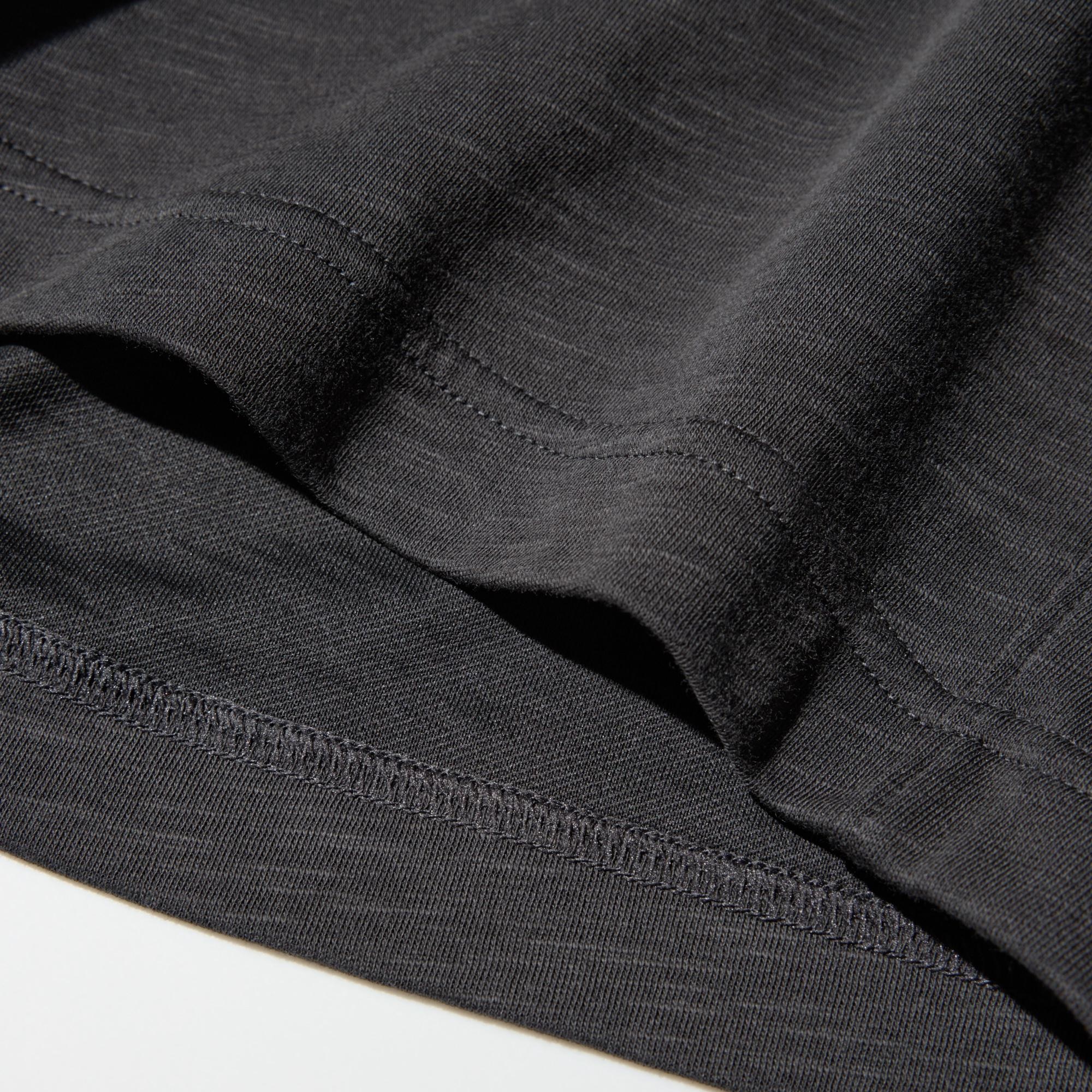 Comfortable 'AIRism' fabric with the look of cotton.