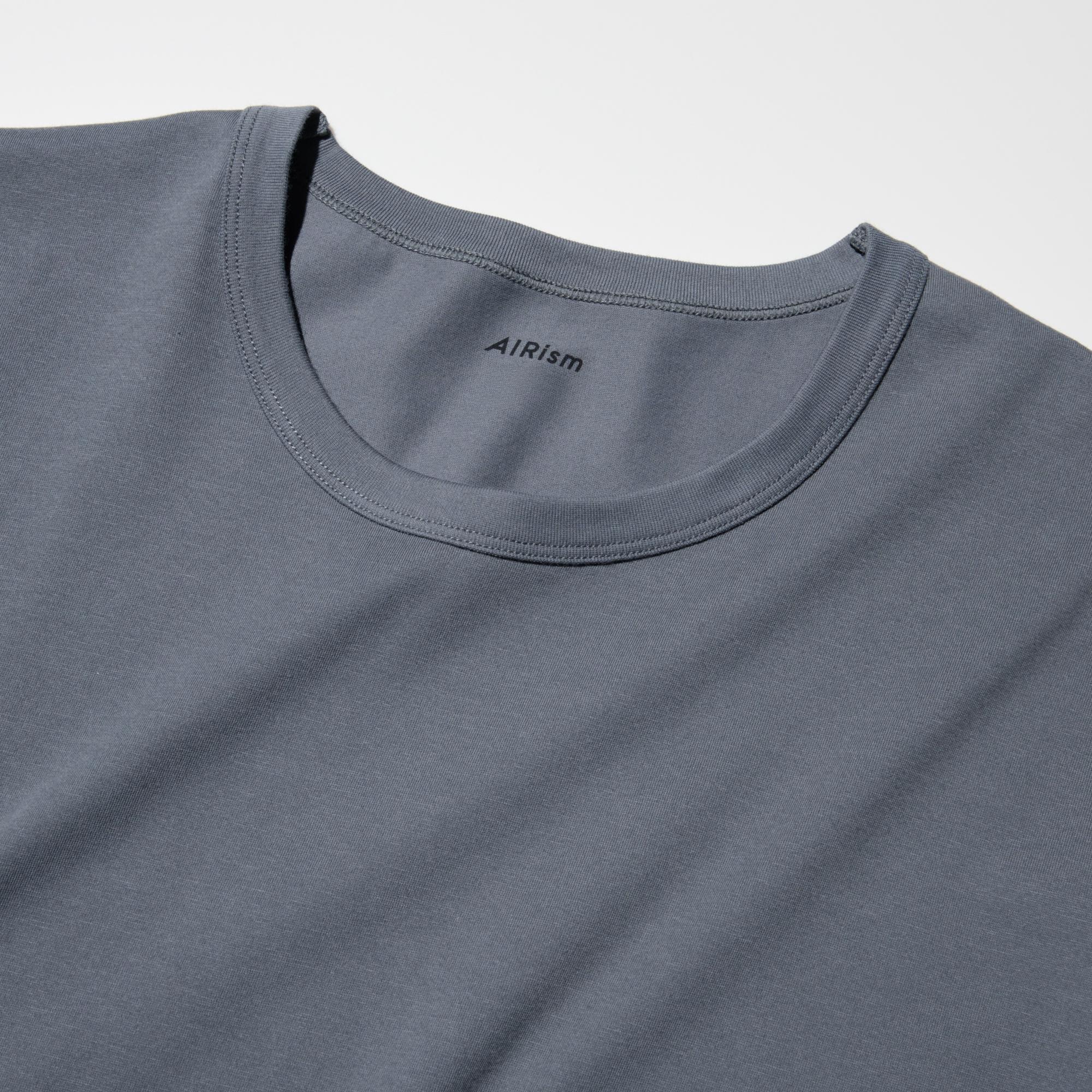 The collar has been updated to a ribbed design so it won't wrinkle even after washing. Versatile crew neck goes with any style.