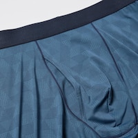 https://image.uniqlo.com/UQ/ST3/us/imagesgoods/474295/feature/usgoods_474295_feature3.jpg