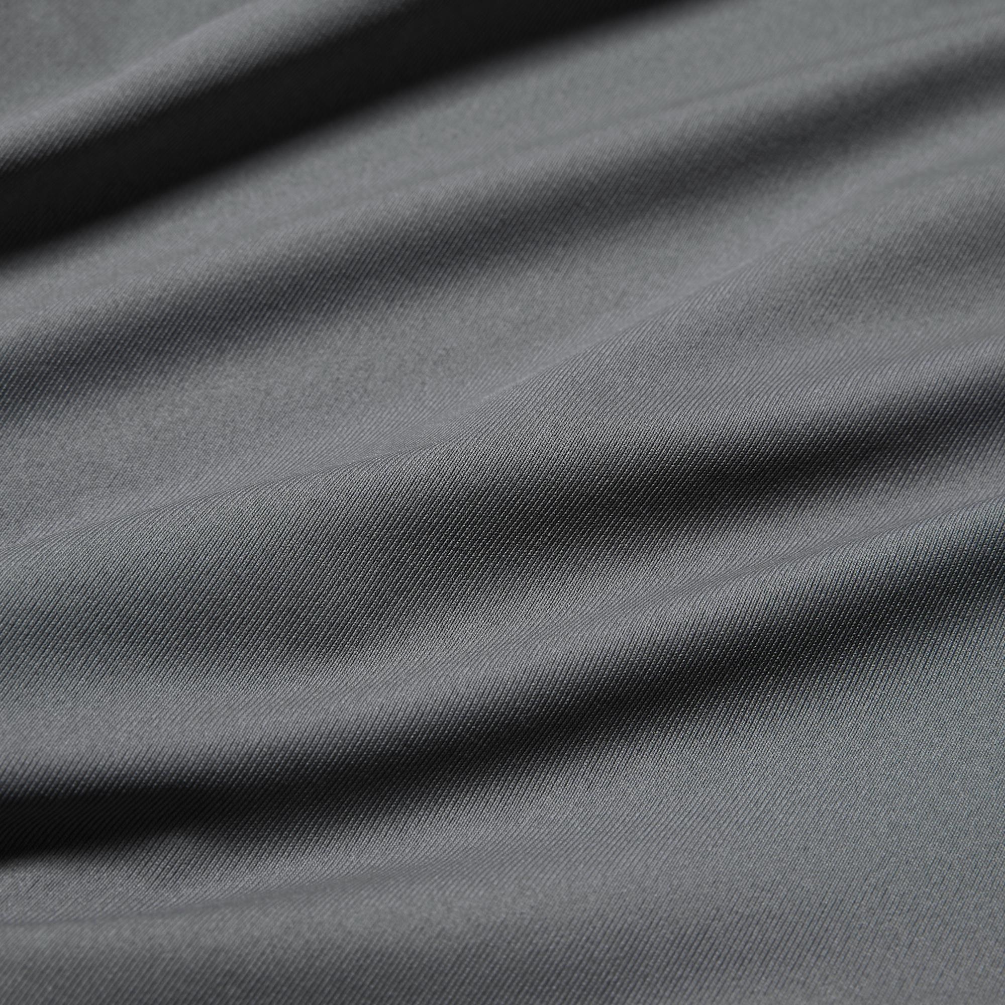’AIRism’ innerwear with DRY technology for a stay-fresh feel. Deodorizing and odor control features. Cool to the Touch function.