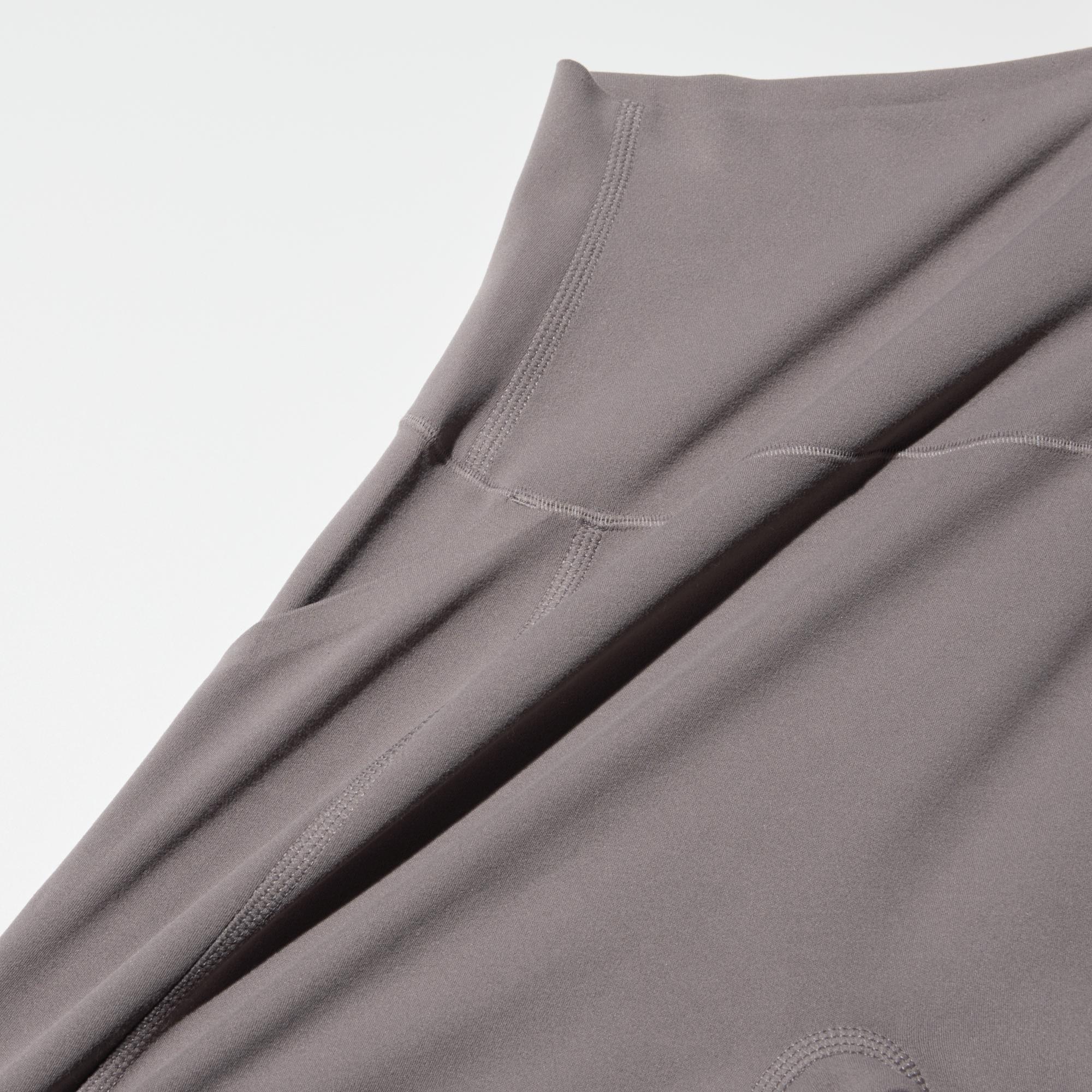 The ultra-stretch fabric is not too tight and comfortable to wear.