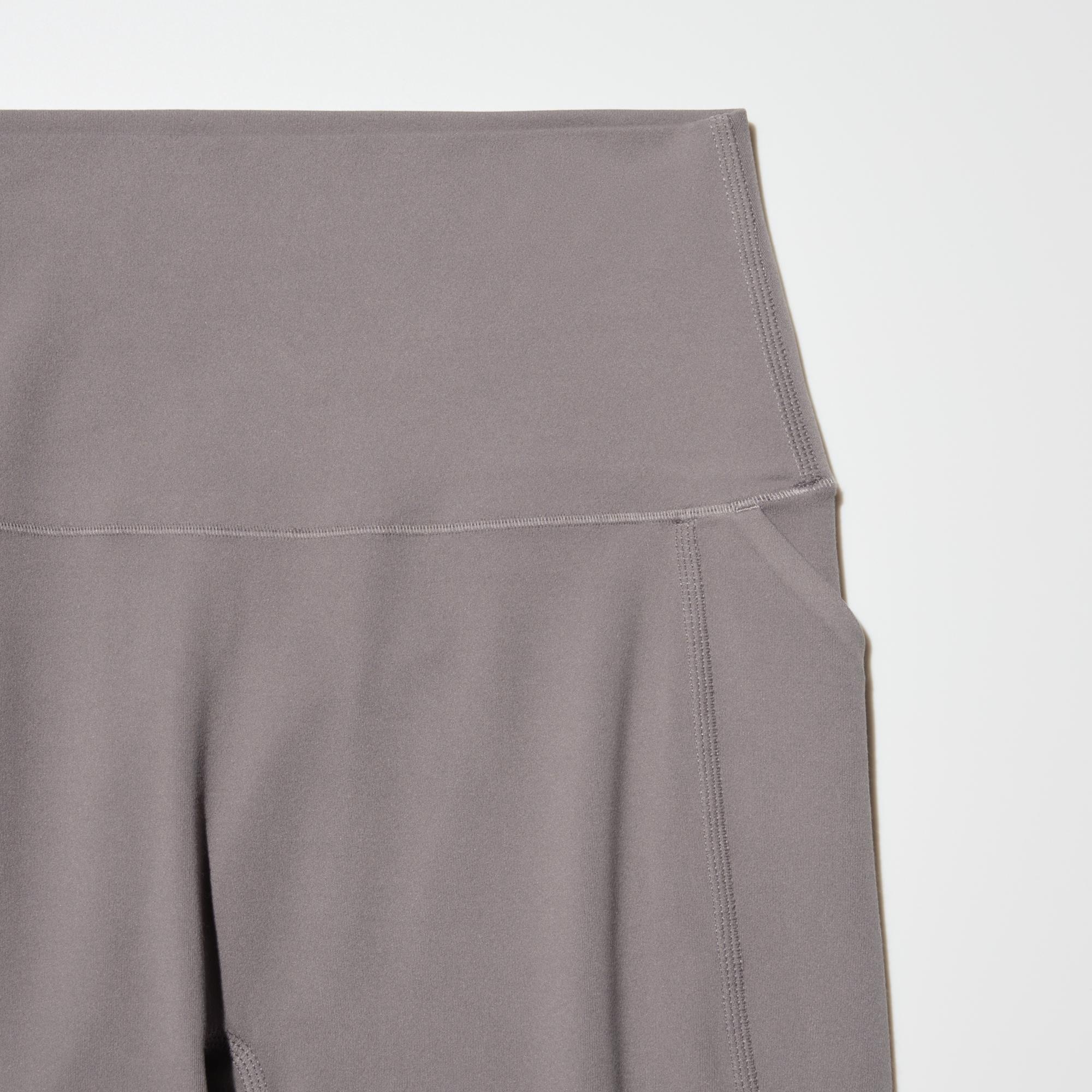 Seamless design at the front helps the fabric stay flat and comfortable. Handy pockets are perfect for everyday use.