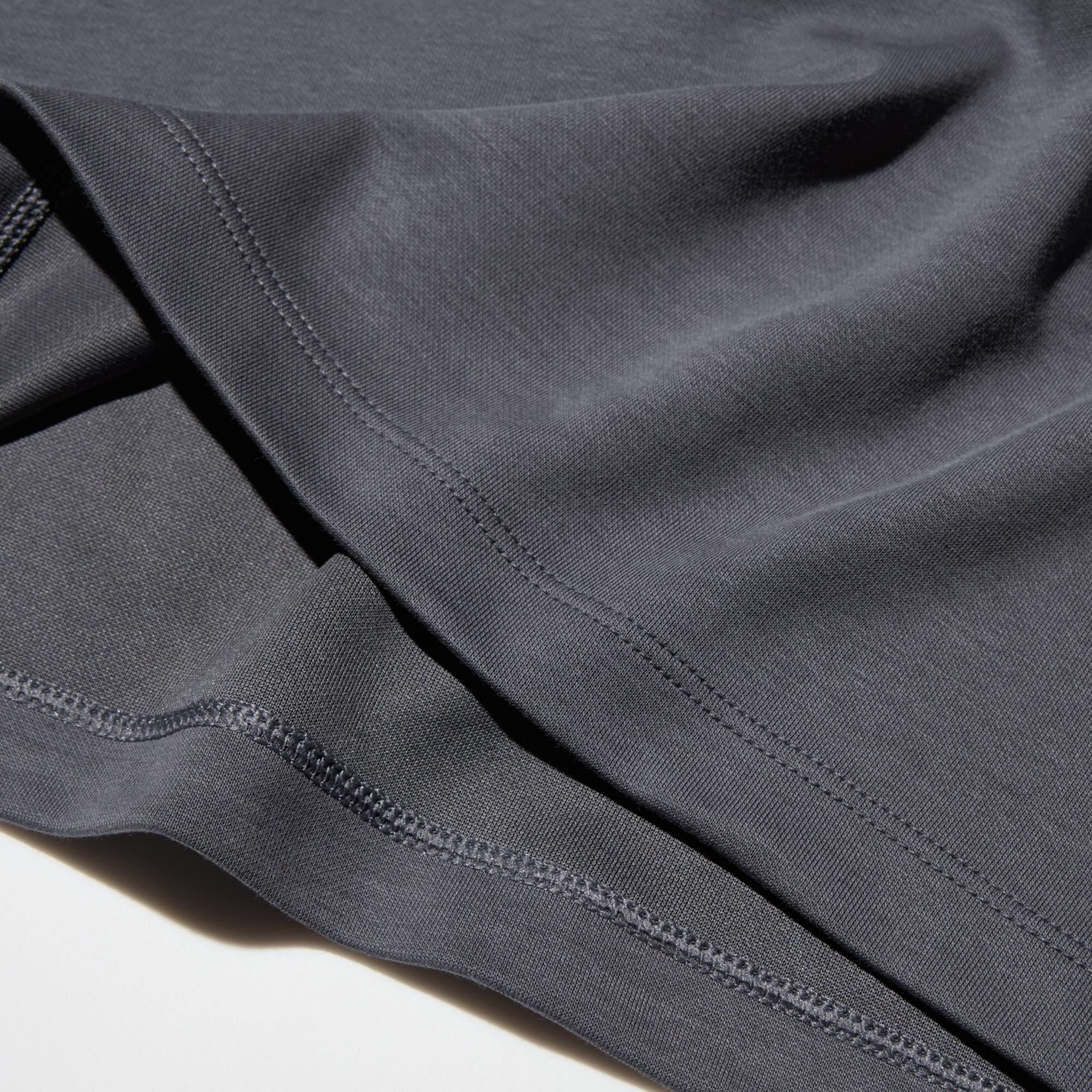 Stay-fresh 'AIRism' fabric with the look of cotton.