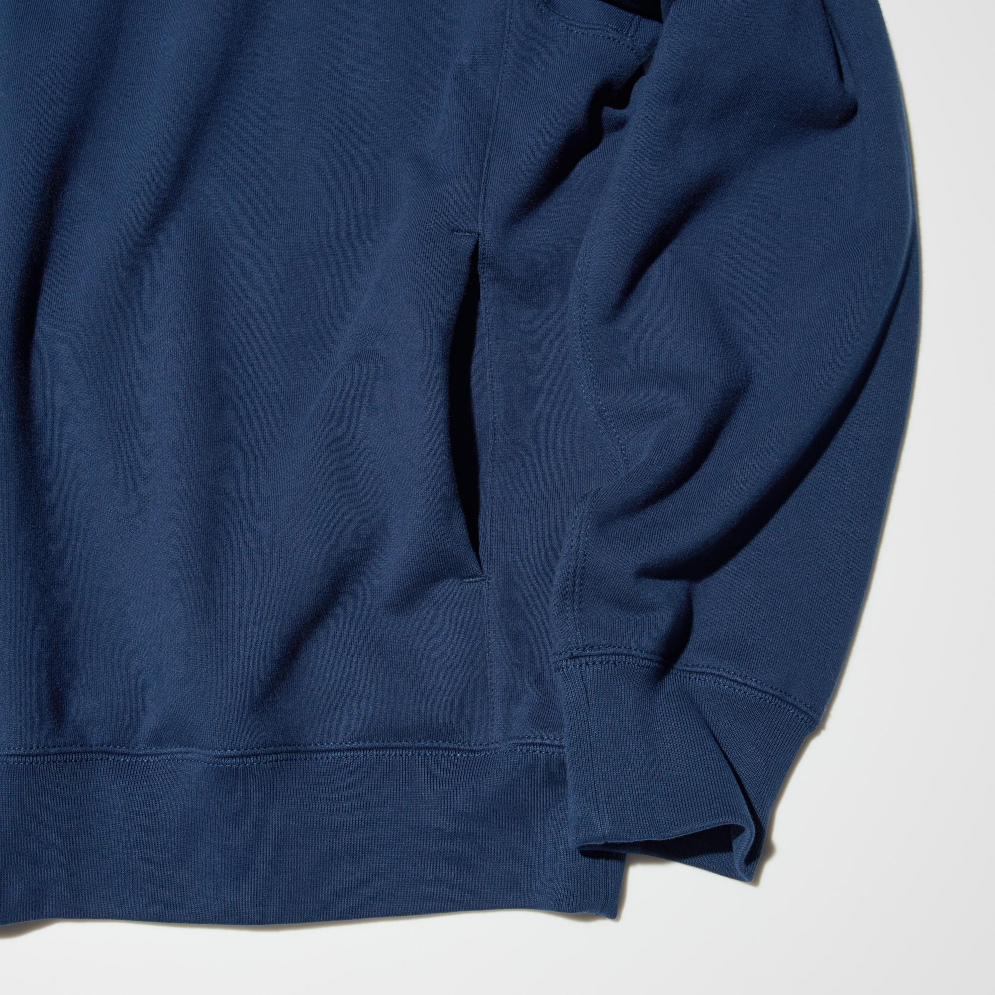 Sleek and functional side pockets.