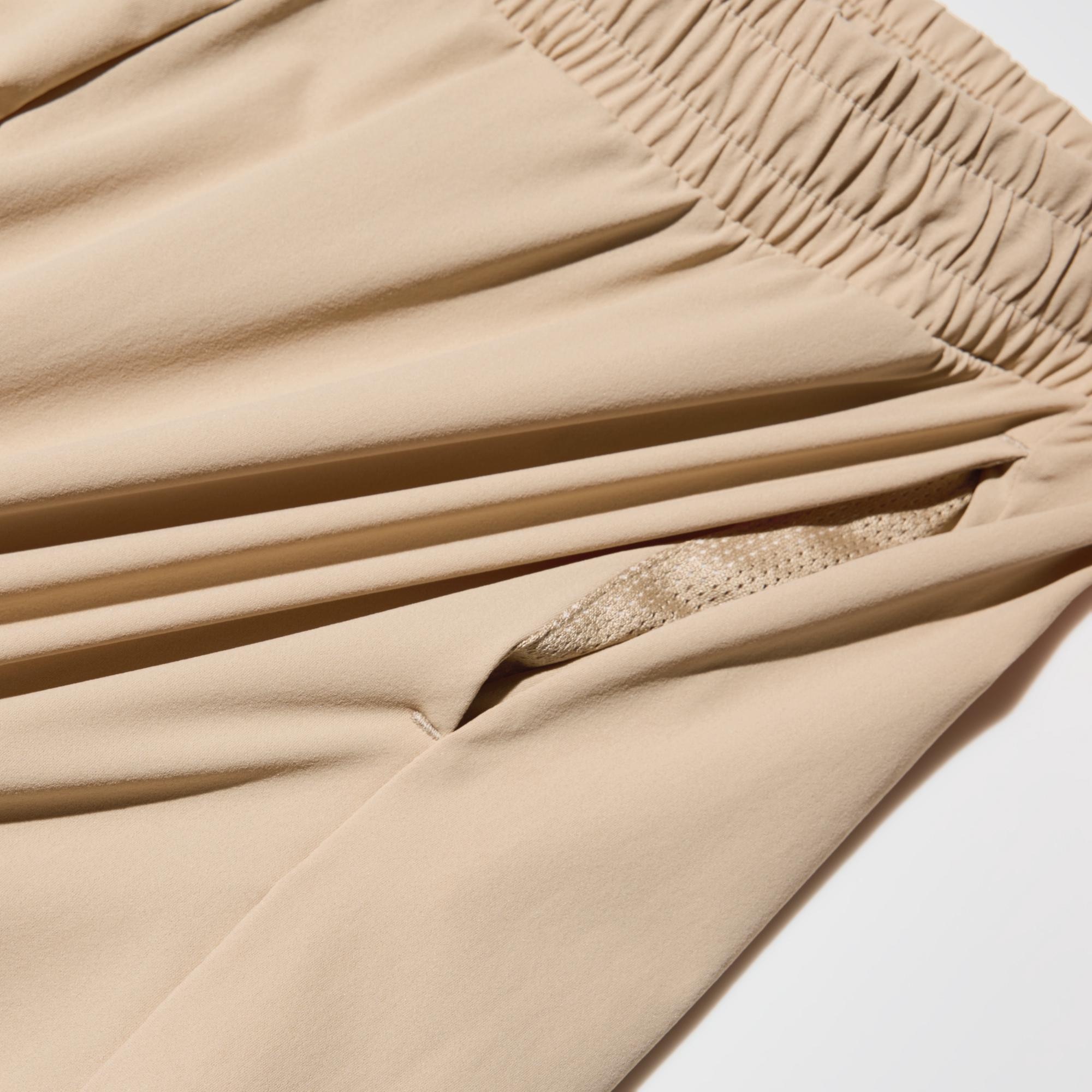 Crisp fabric with Ultra Stretch and DRY technology.