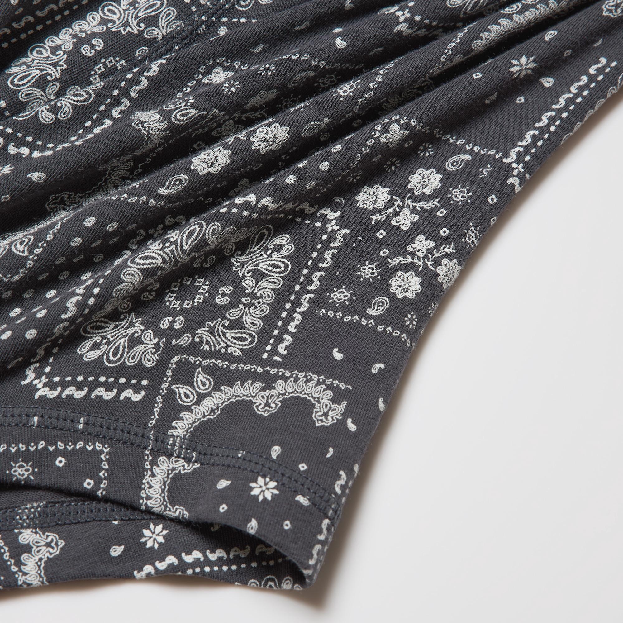 Contouring jersey fabric for easy movement.