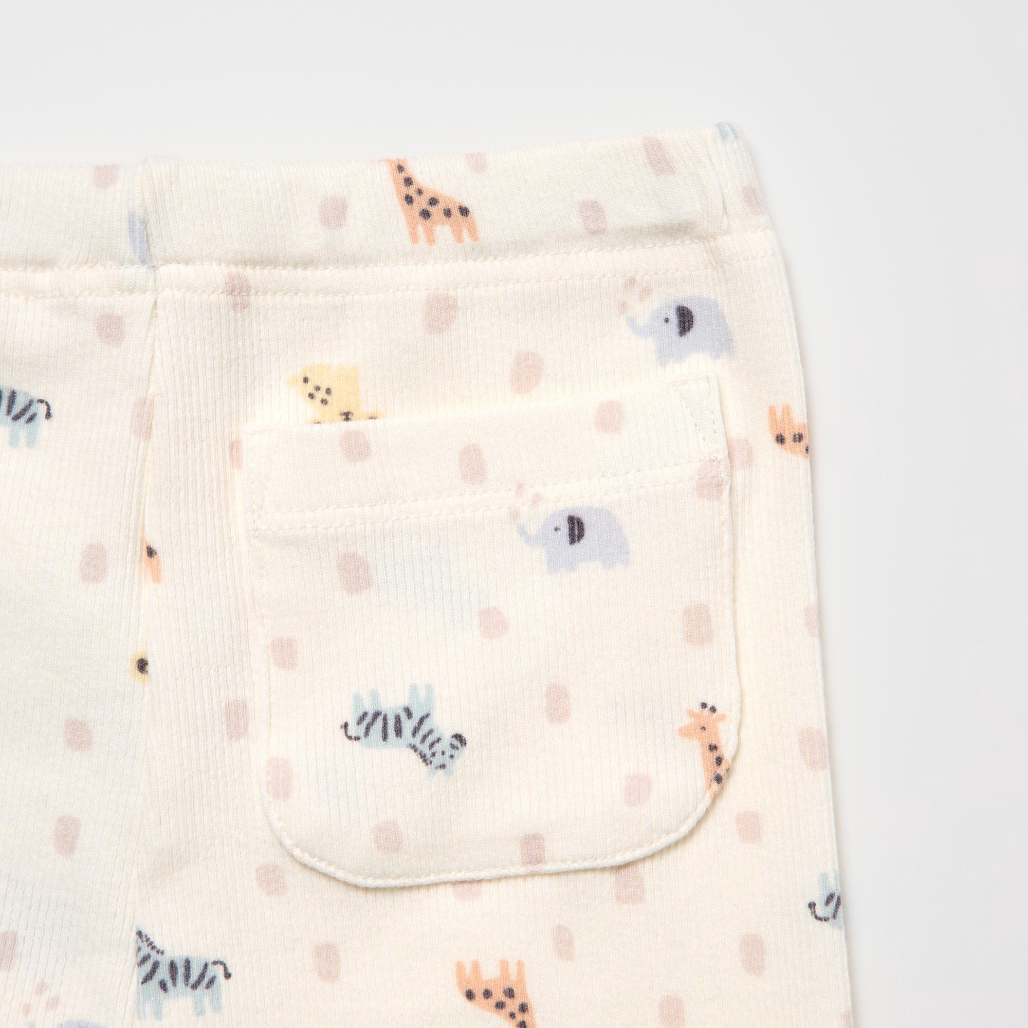 The rear pocket makes it easy to tell the front from the back, so kids can dress themselves.