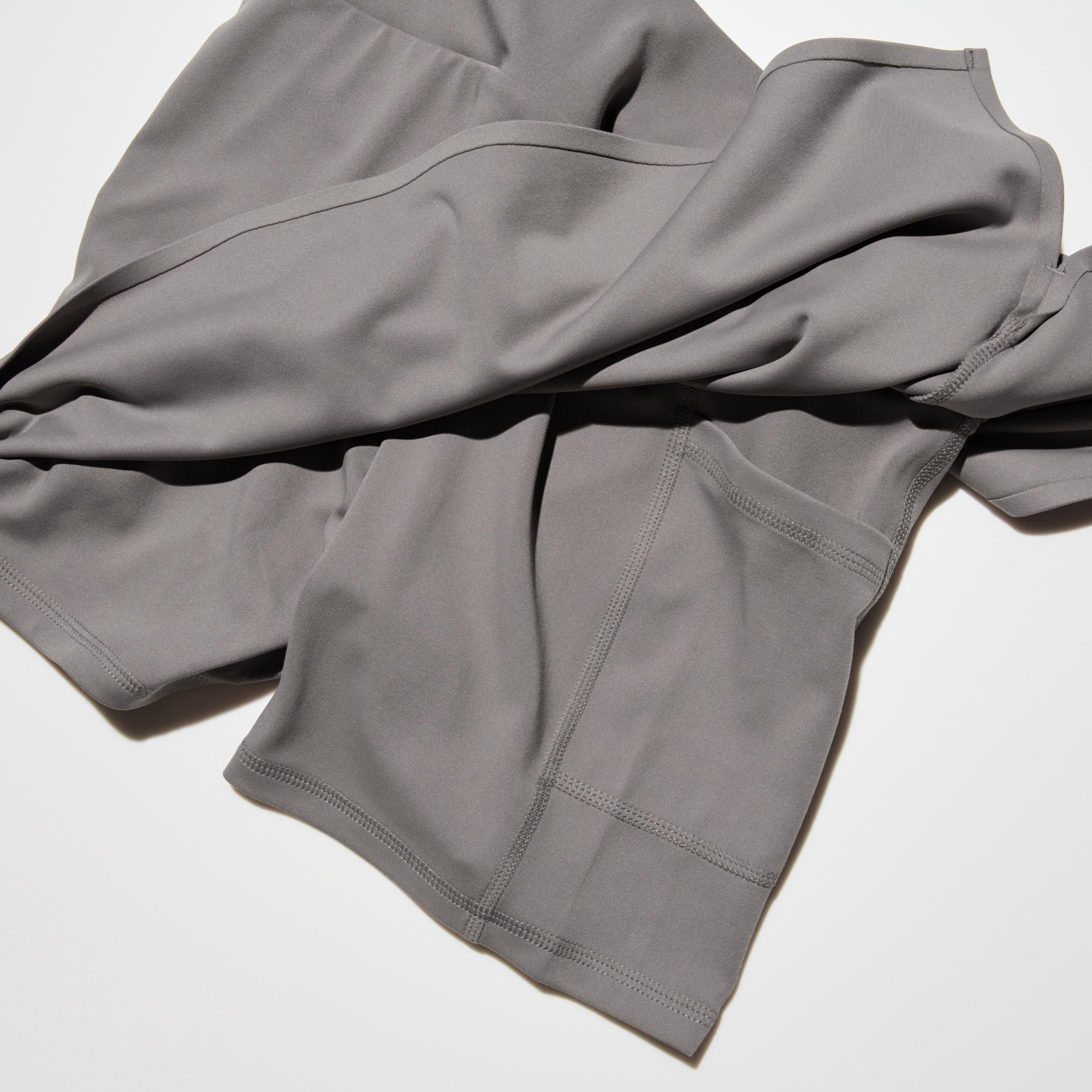 Inner shorts with side pockets big enough for a smartphone.