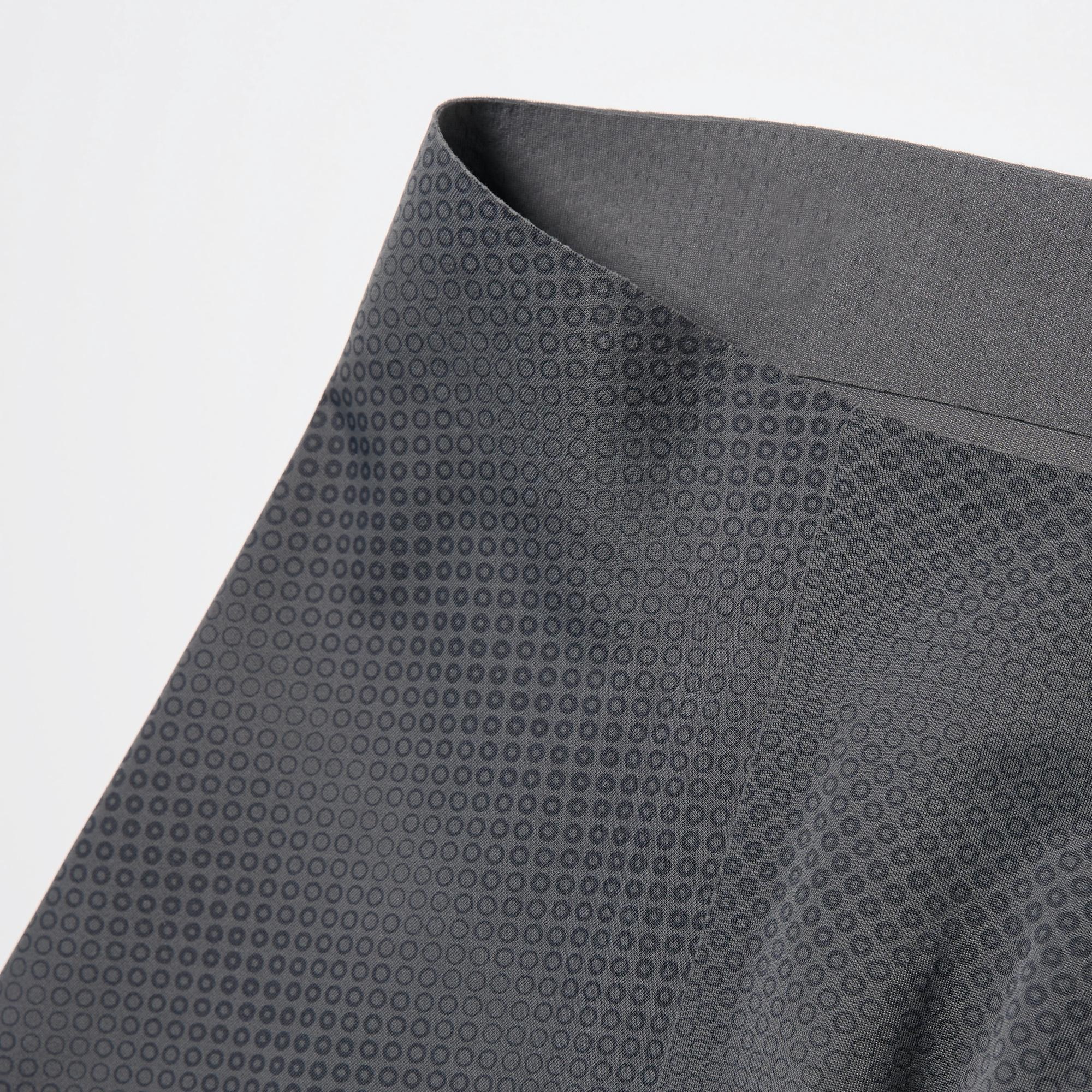 Perfectly fitted all over, not just at the waist, for a soft and secure fit. Three-dimensional design allows for ease of movement.