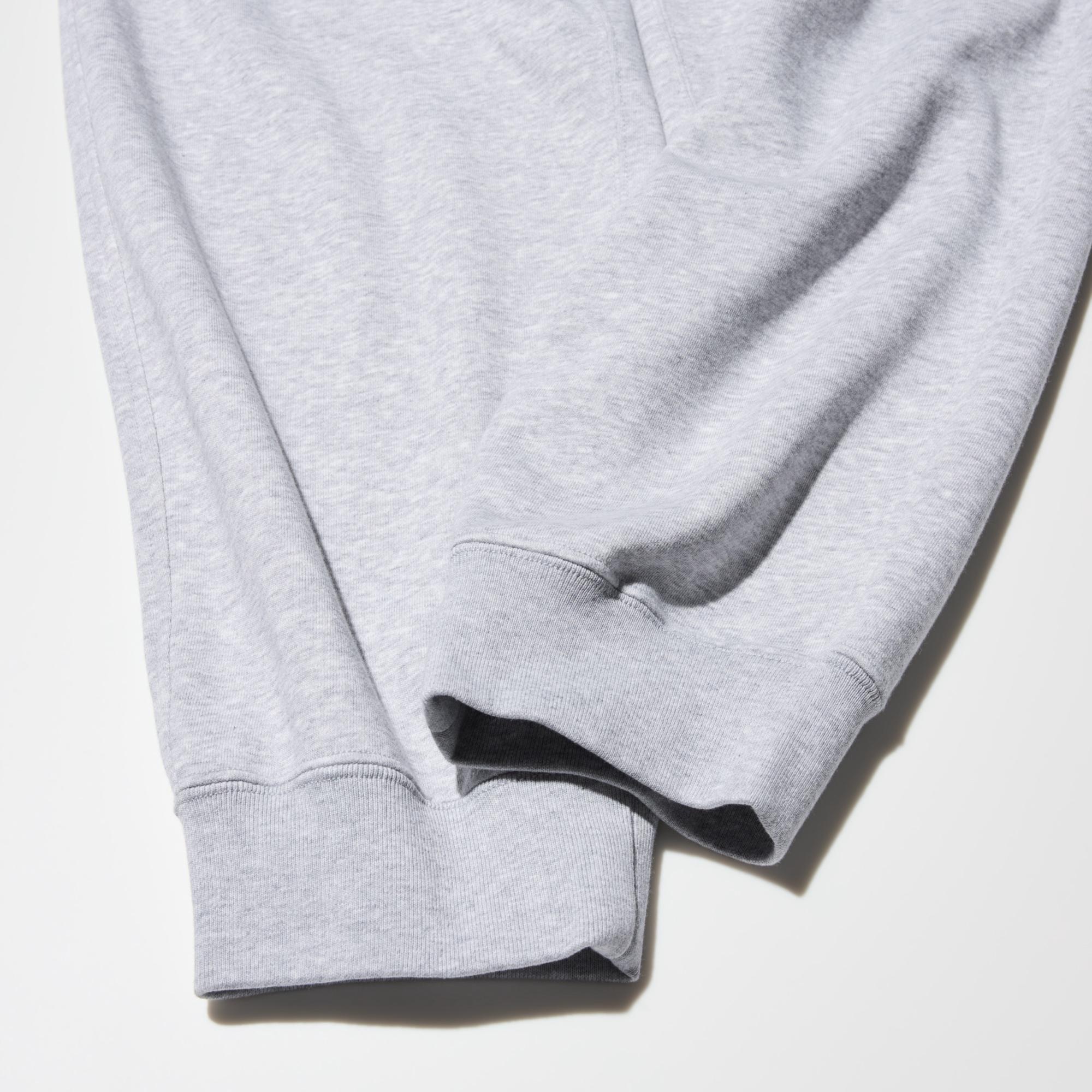 Ribbed hems allow easy movement.