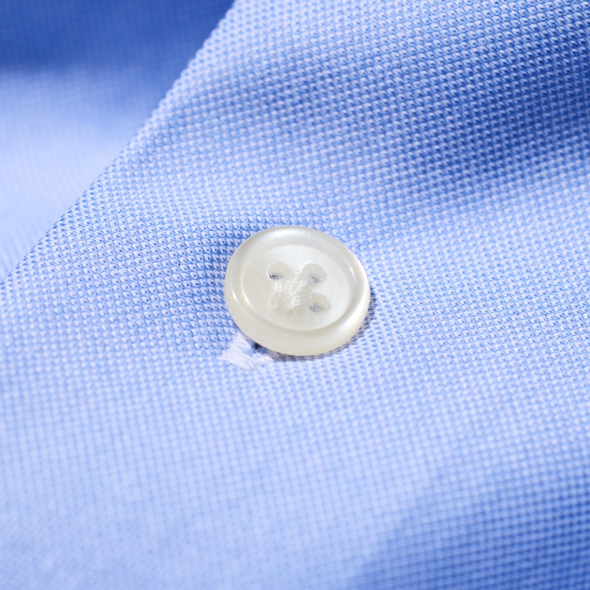 Special button stitching allows buttons to be fastened with one hand.