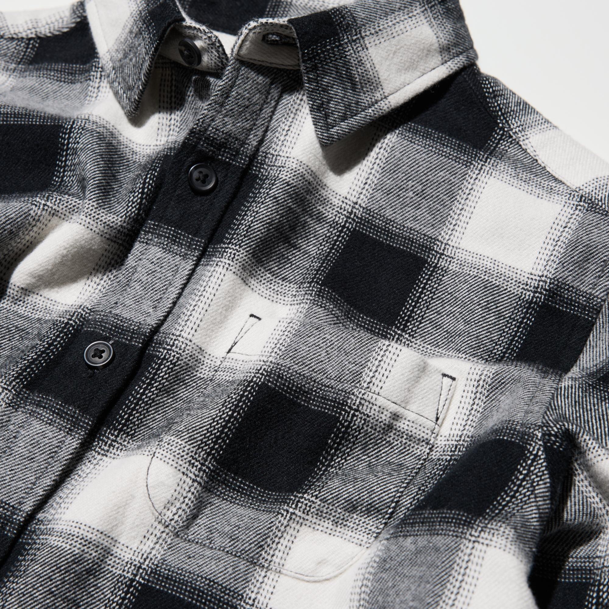 Fine 100% cotton, brushed on both sides for a smooth feel on the outside and soft and cozy warmth on the inside.