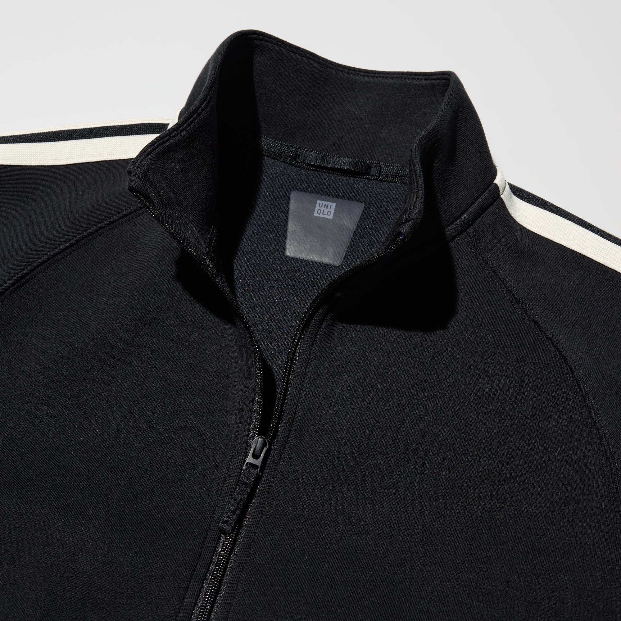The back collar seam is covered with tape for comfort.