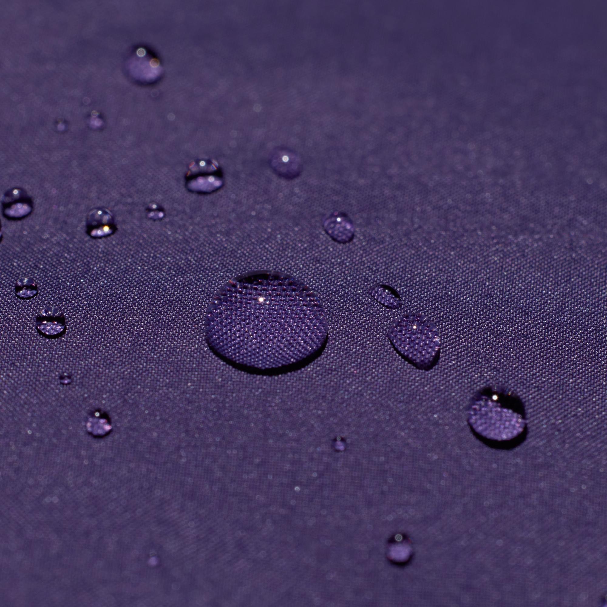 Anti-static lining. Water-repellent finish protects against light rain. *The fabric is coated with a water-repellent agent so the effect lasts longer. The finish is not permanent.