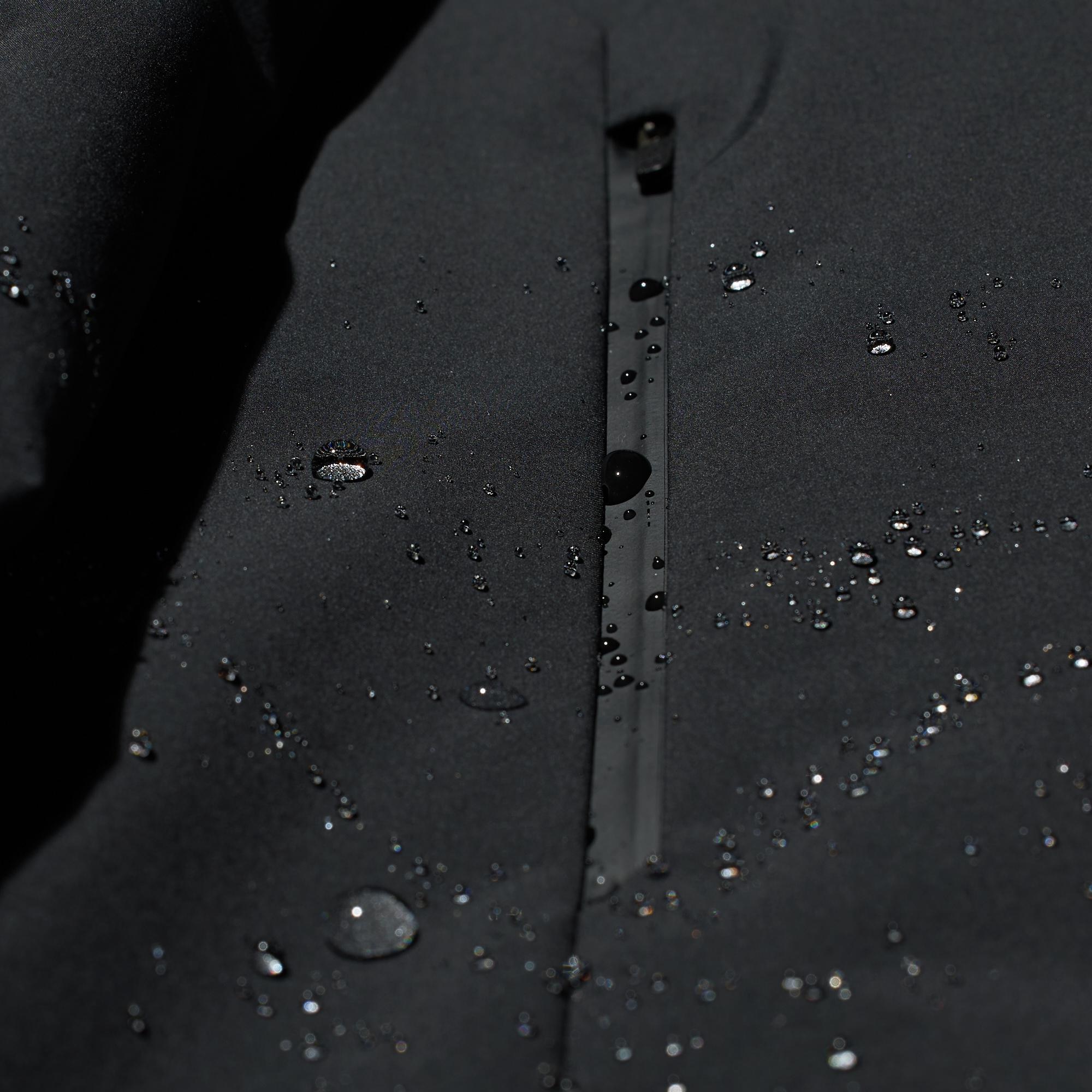 Water-repellent finish protects against light rain. *The fabric is coated with a water-repellent agent so the effect lasts longer. The finish is not permanent.