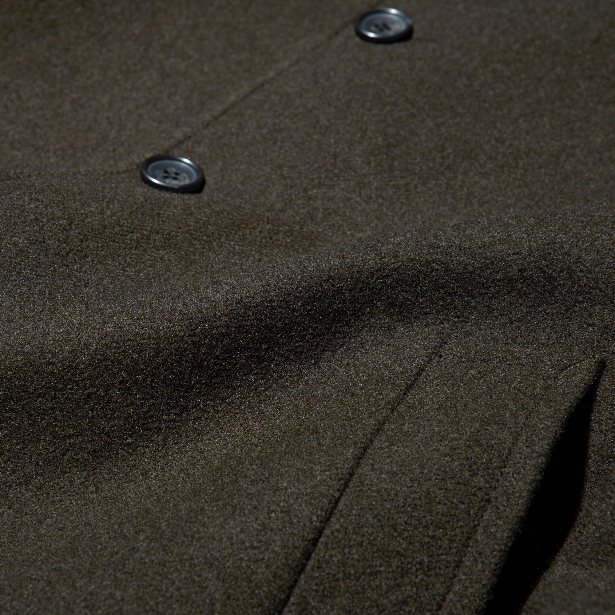 Double face, wool blend fabric is soft and non-itchy. Clean, straight silhouette with the thickness and fullness of double-face fabric.