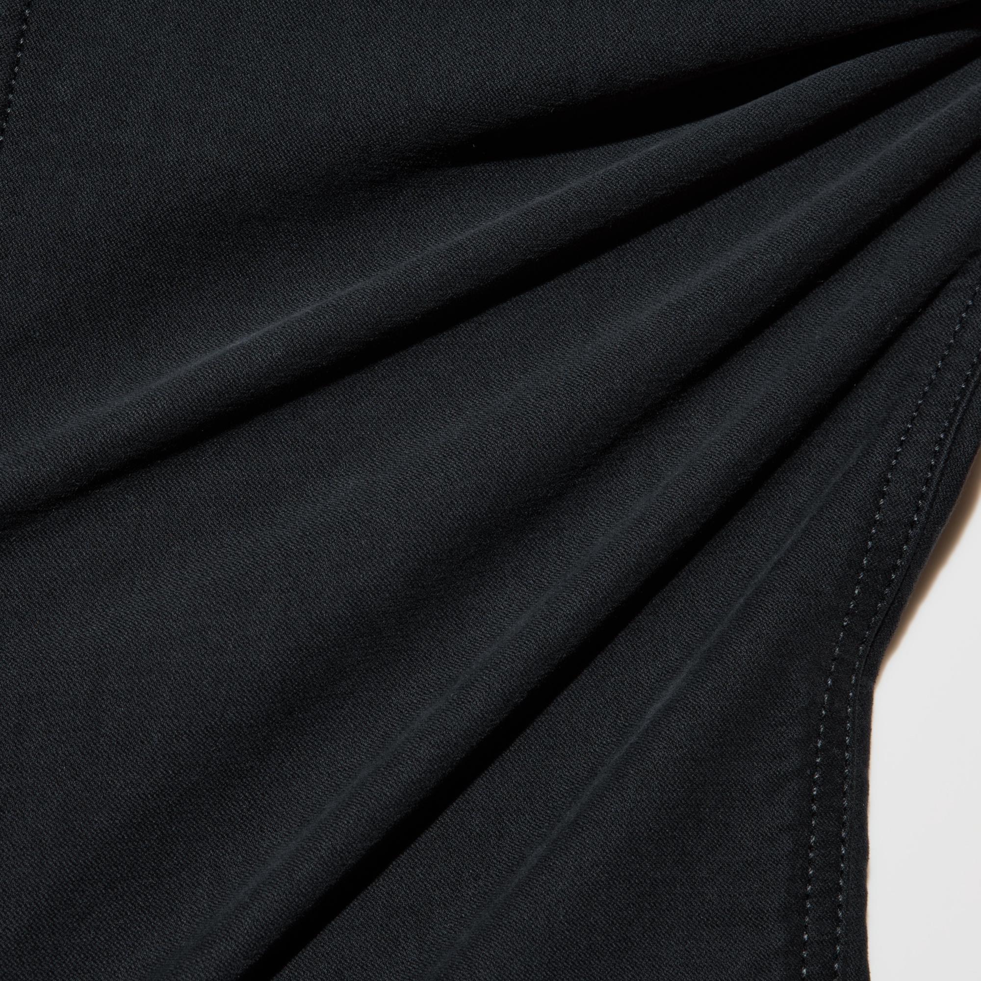 Cotton blend fabric with good stretch and a casual look.