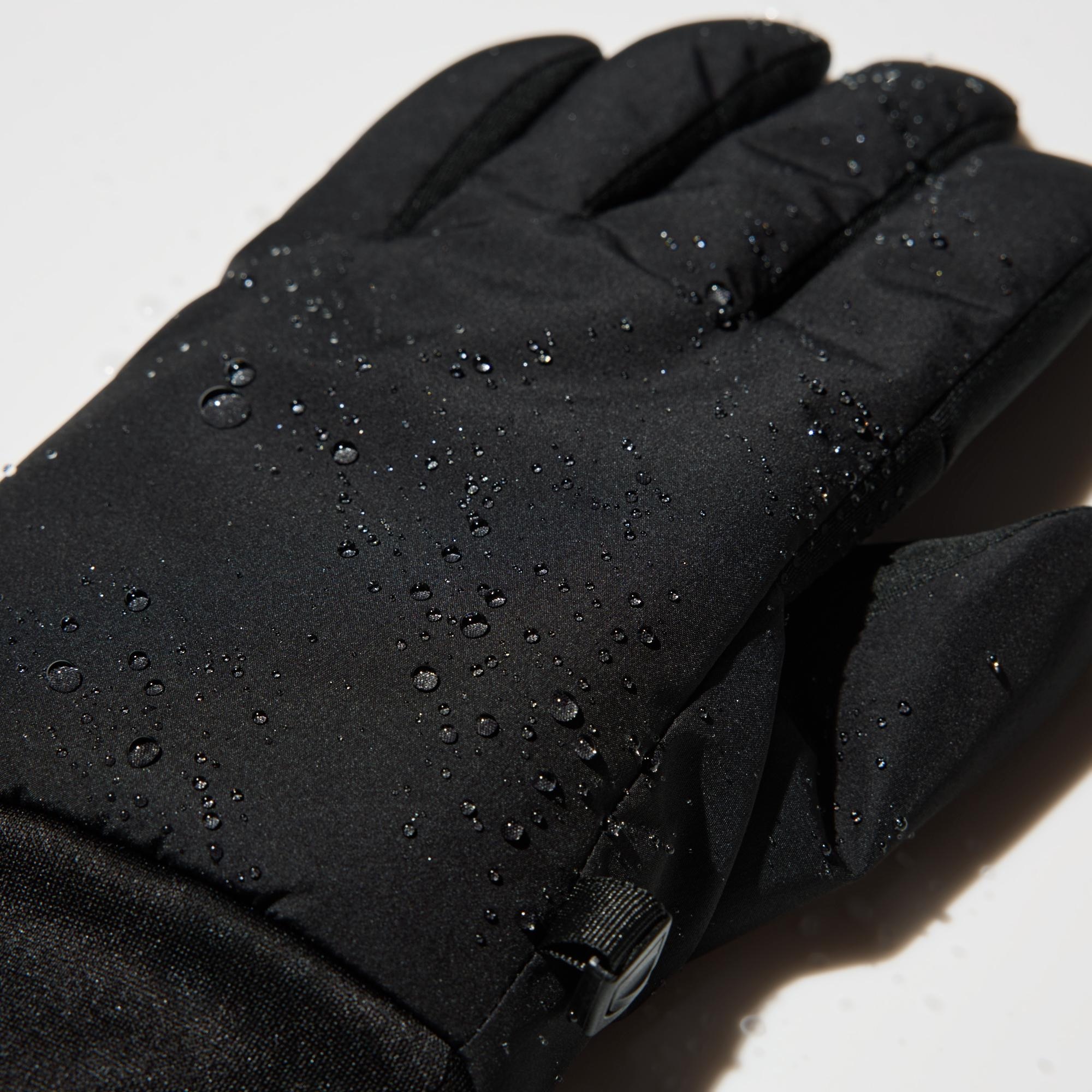 Water-repellent finish protects against light rain. *The finish is not permanent.