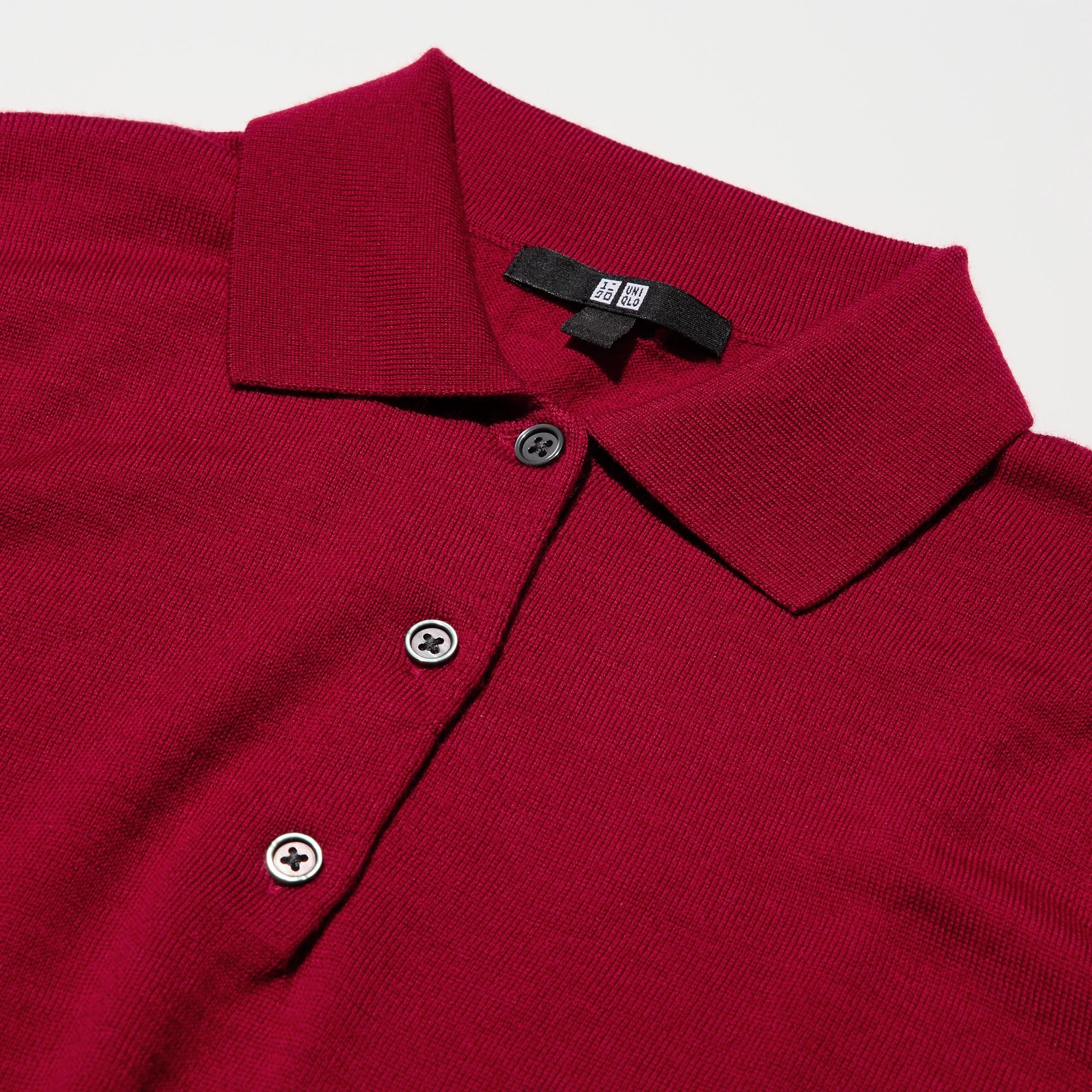 Elegant polo neck design.