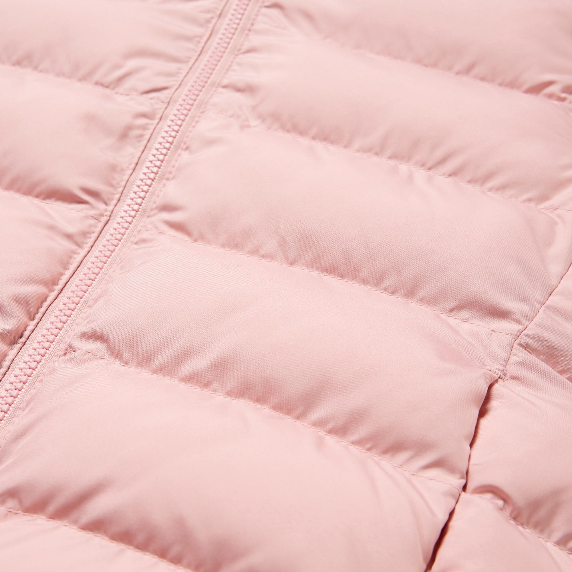 Airy, ball-shaped padding for warmth.