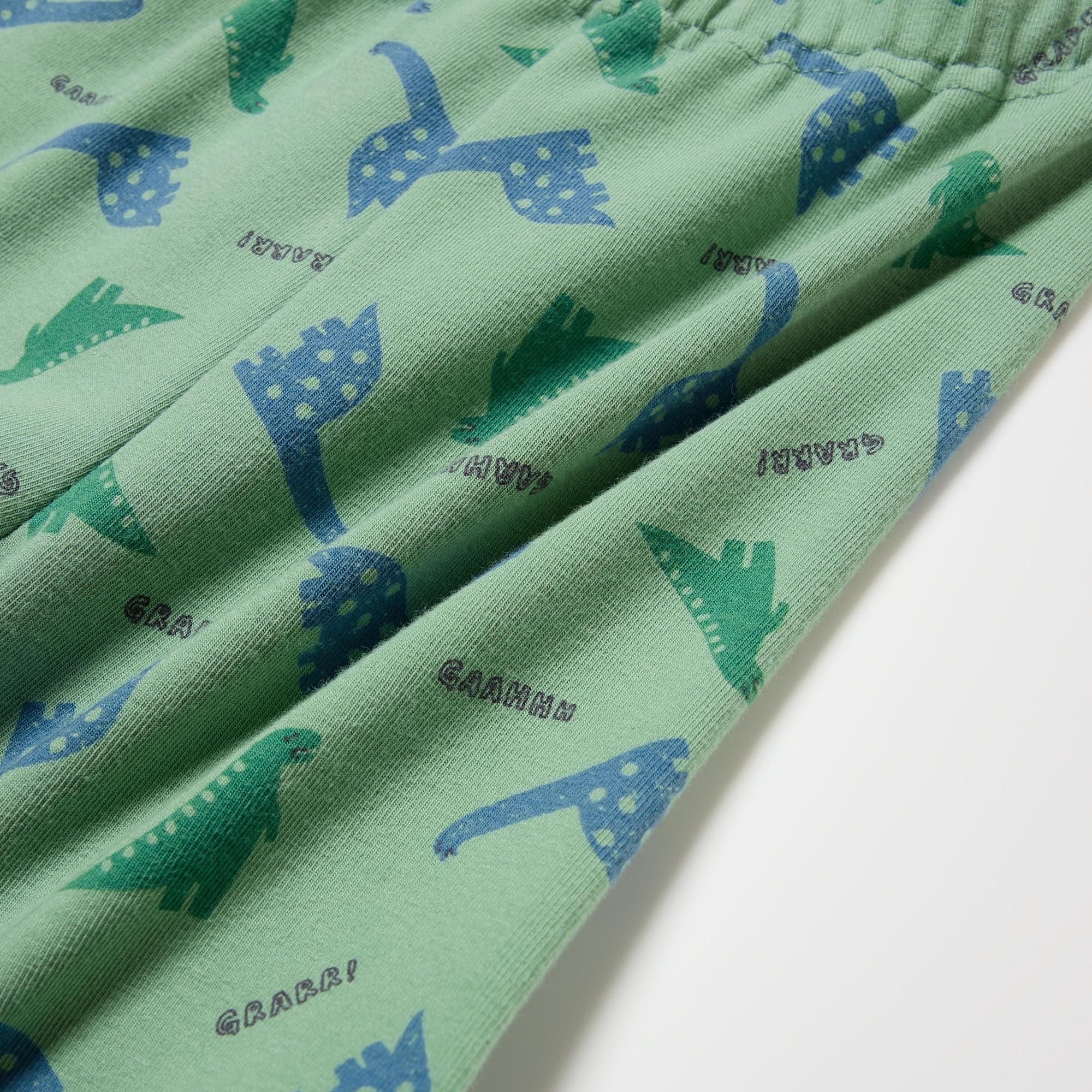 Contouring fabric for comfort and easy dressing.
